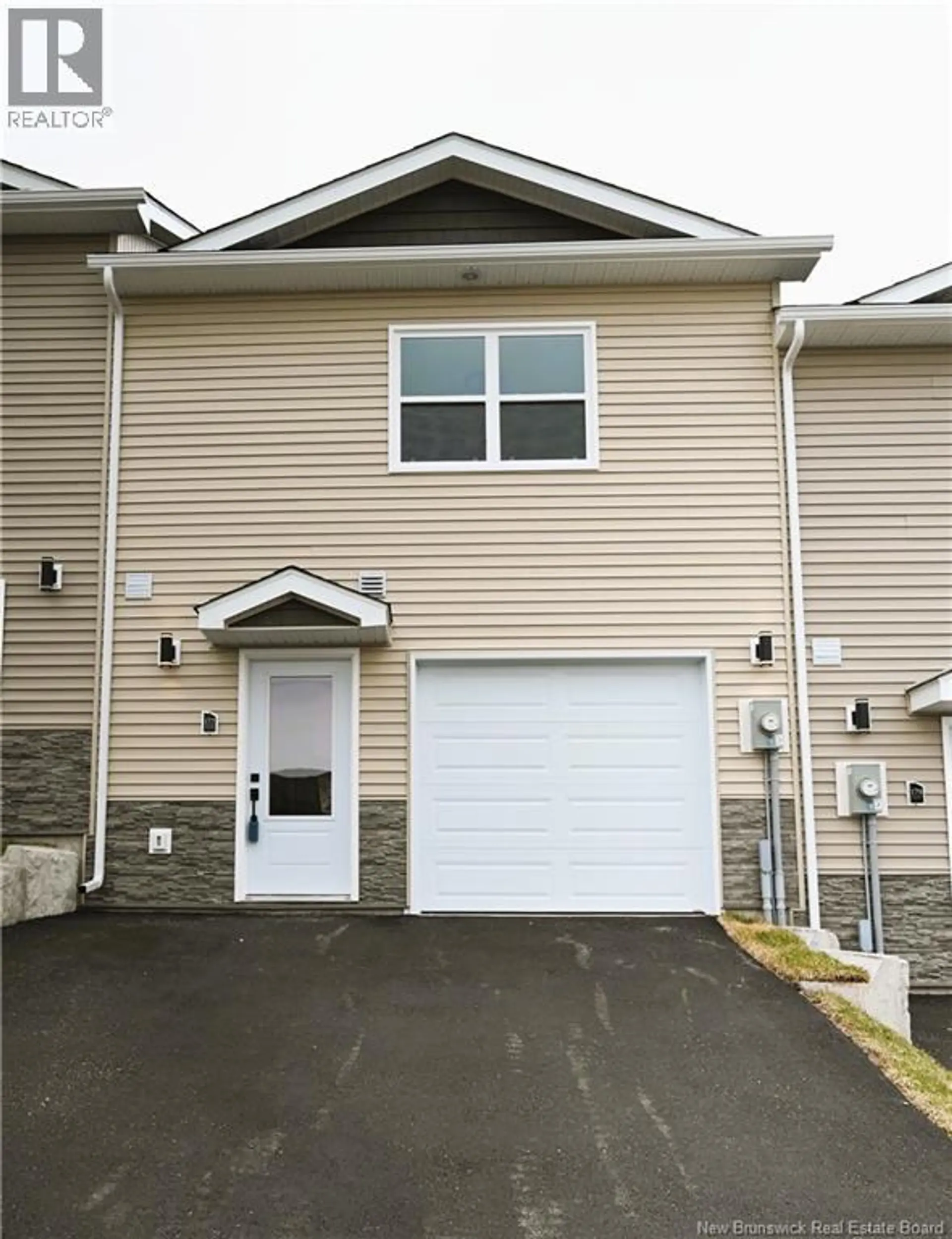 177 ARLINGTON CRESCENT - Image 1
