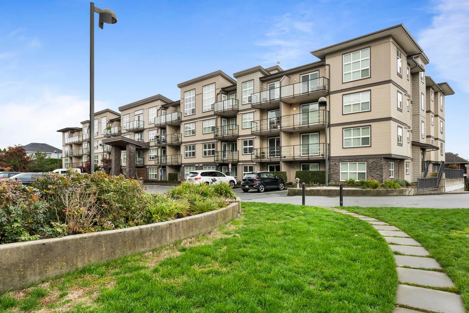 #322 30515 Cardinal Avenue - Image 4