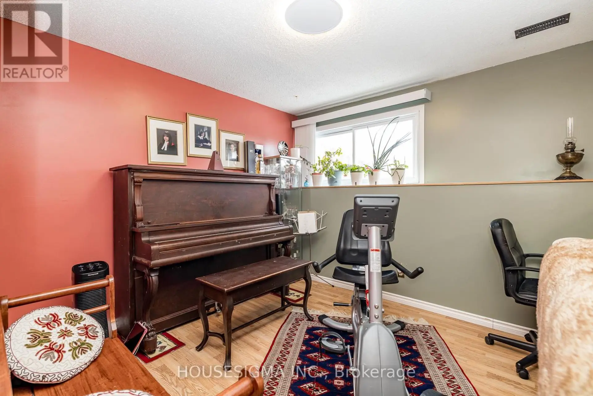 994 CHARLTON DRIVE - Image 14