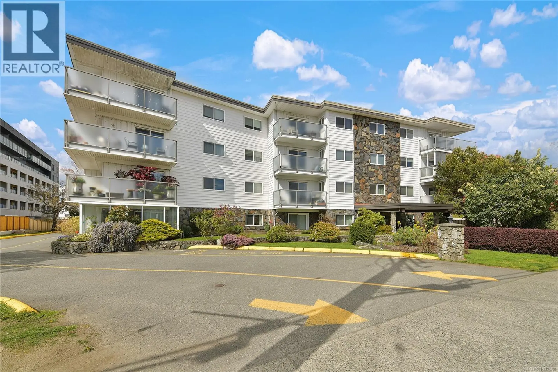 Property at #7 848 ESQUIMALT Rd, Esquimalt, BC