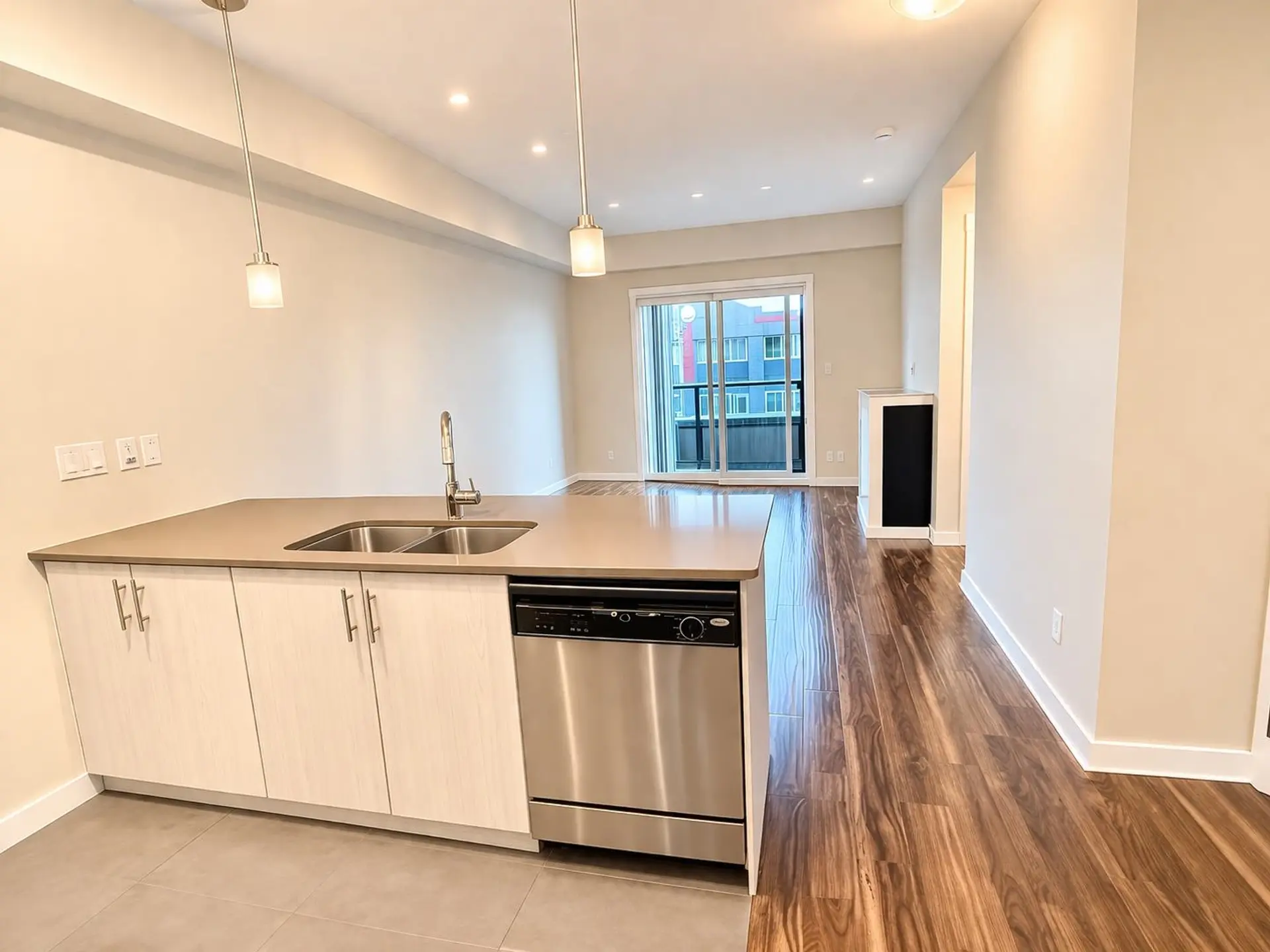 #304 7777 Royal Oak Avenue - Image 7