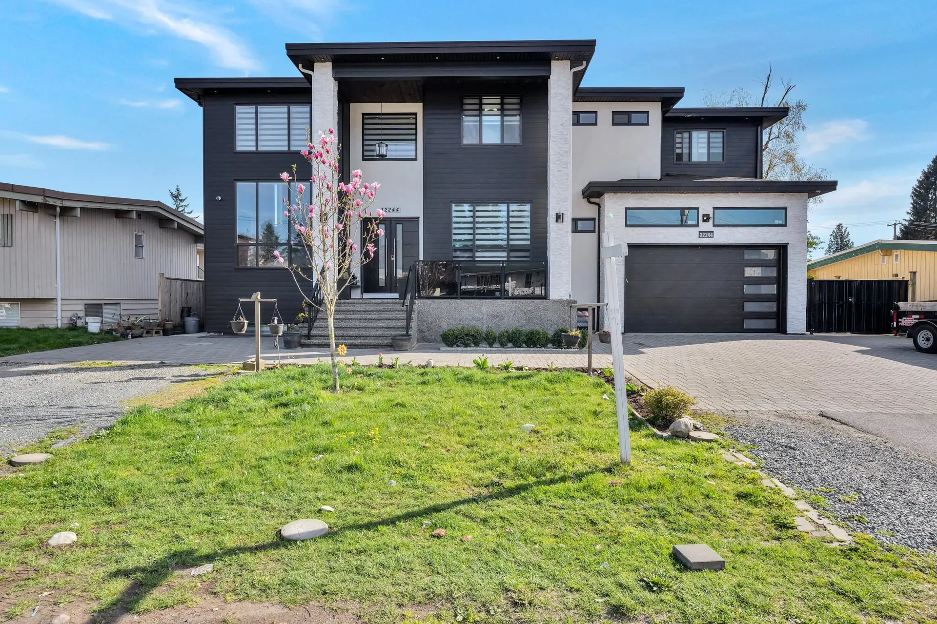 Property at 32244 Pineview Avenue, Abbotsford, BC