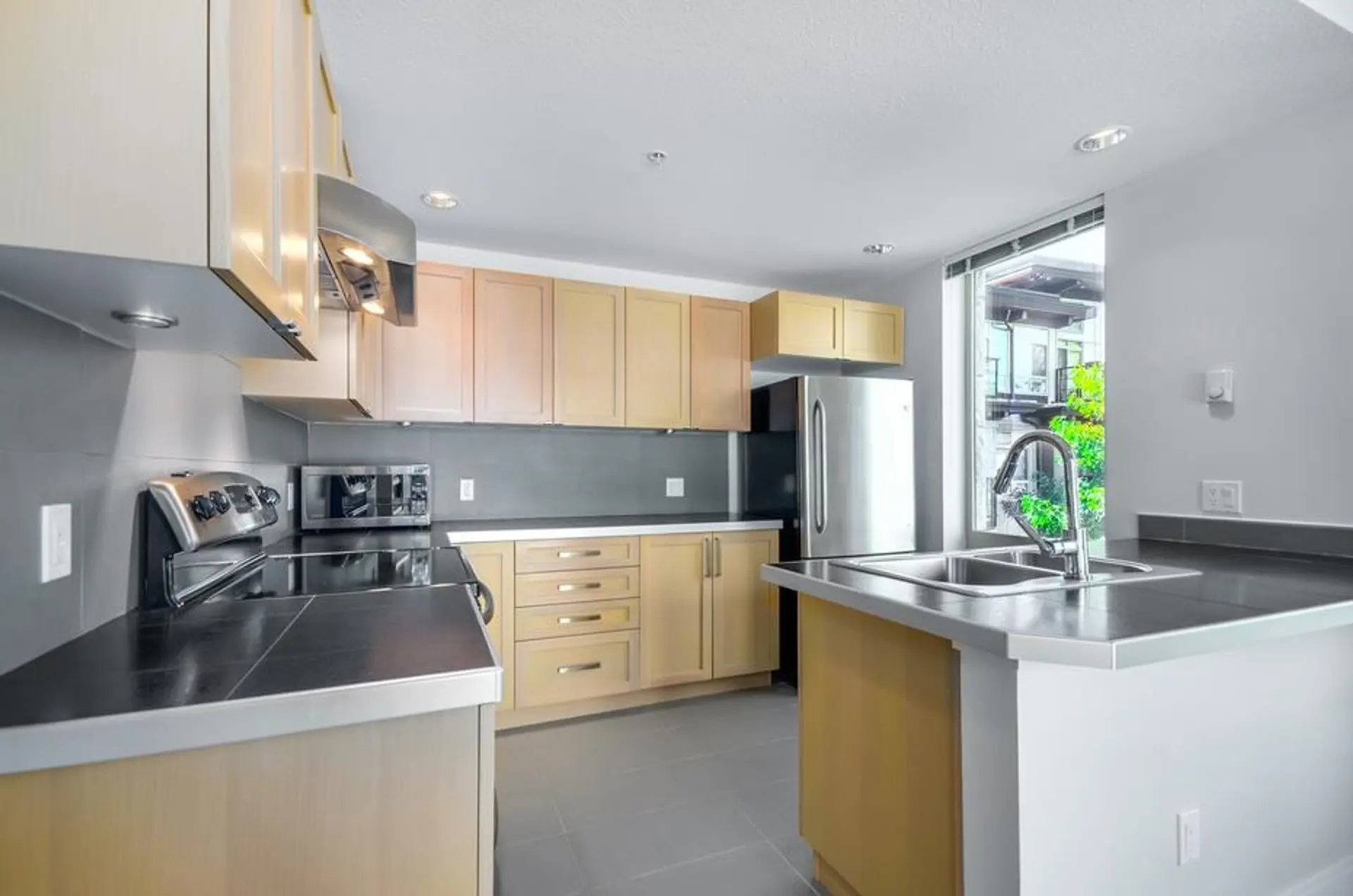#305 5779 Birney Avenue - Image 7