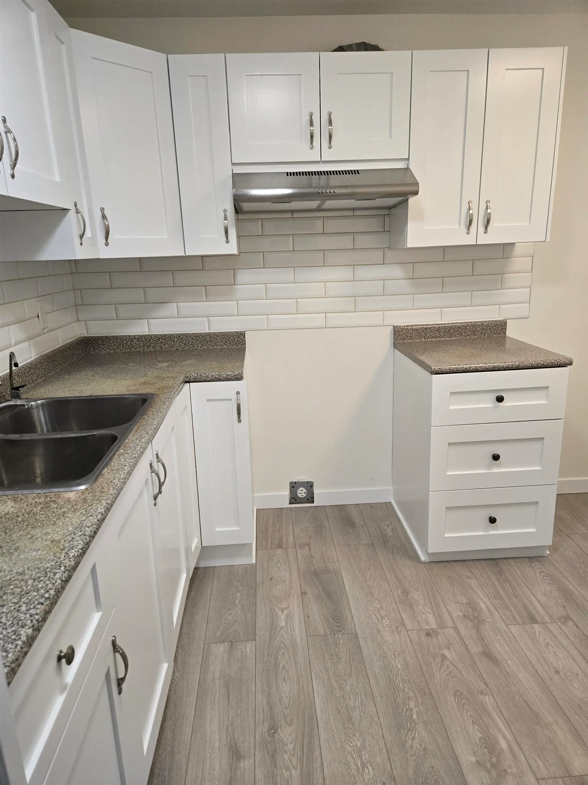 #404 1437 Foster Street - Image 3