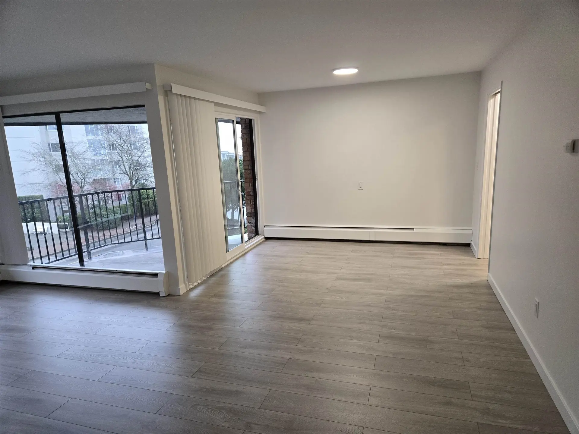 #404 1437 Foster Street - Image 5