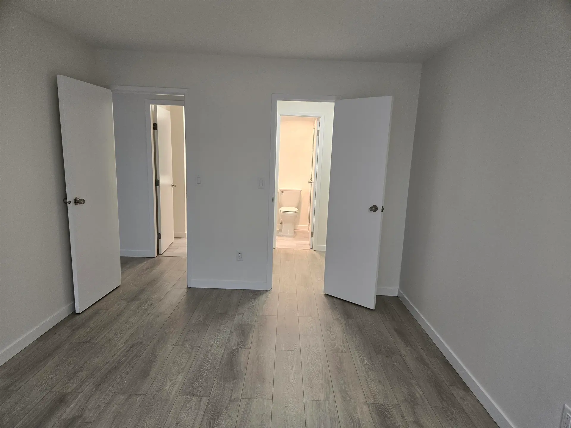 #404 1437 Foster Street - Image 9