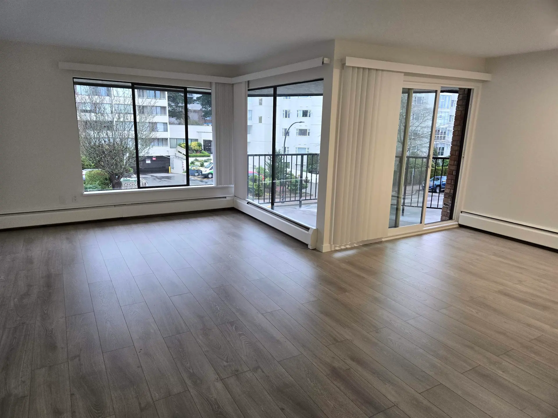 #404 1437 Foster Street - Image 4