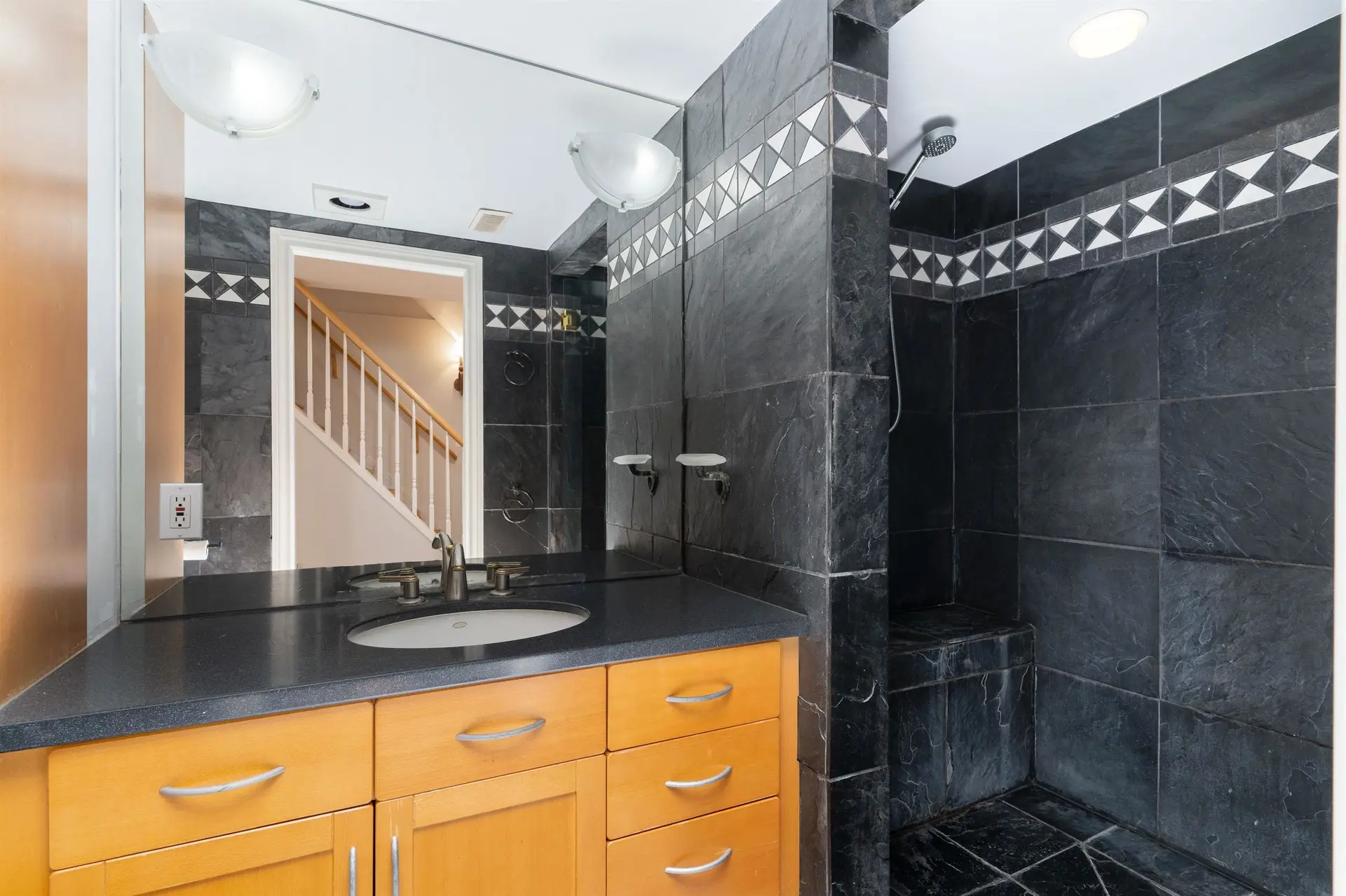6361 Granville Street - Image 12