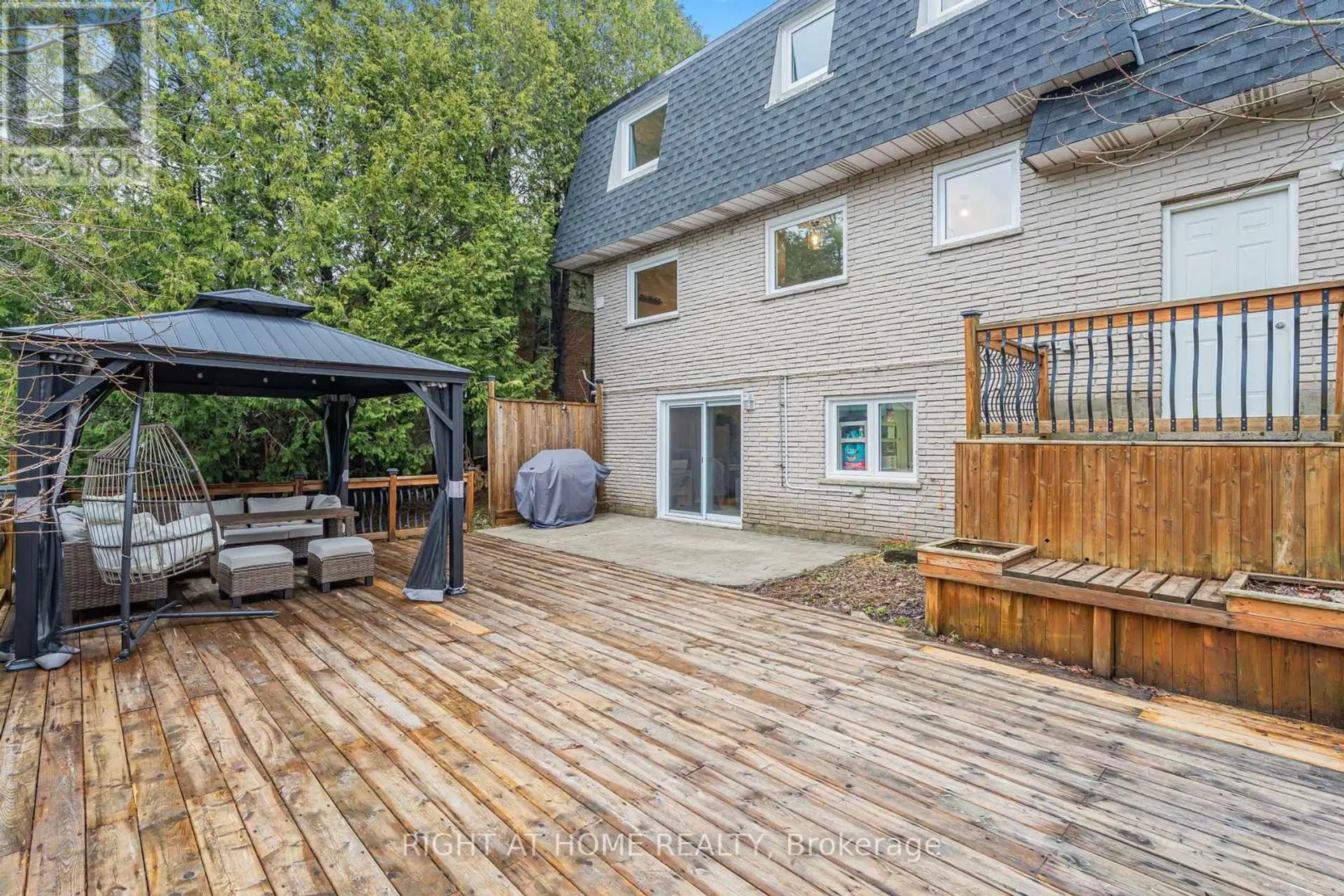 384 COUNTESS STREET N - Image 14