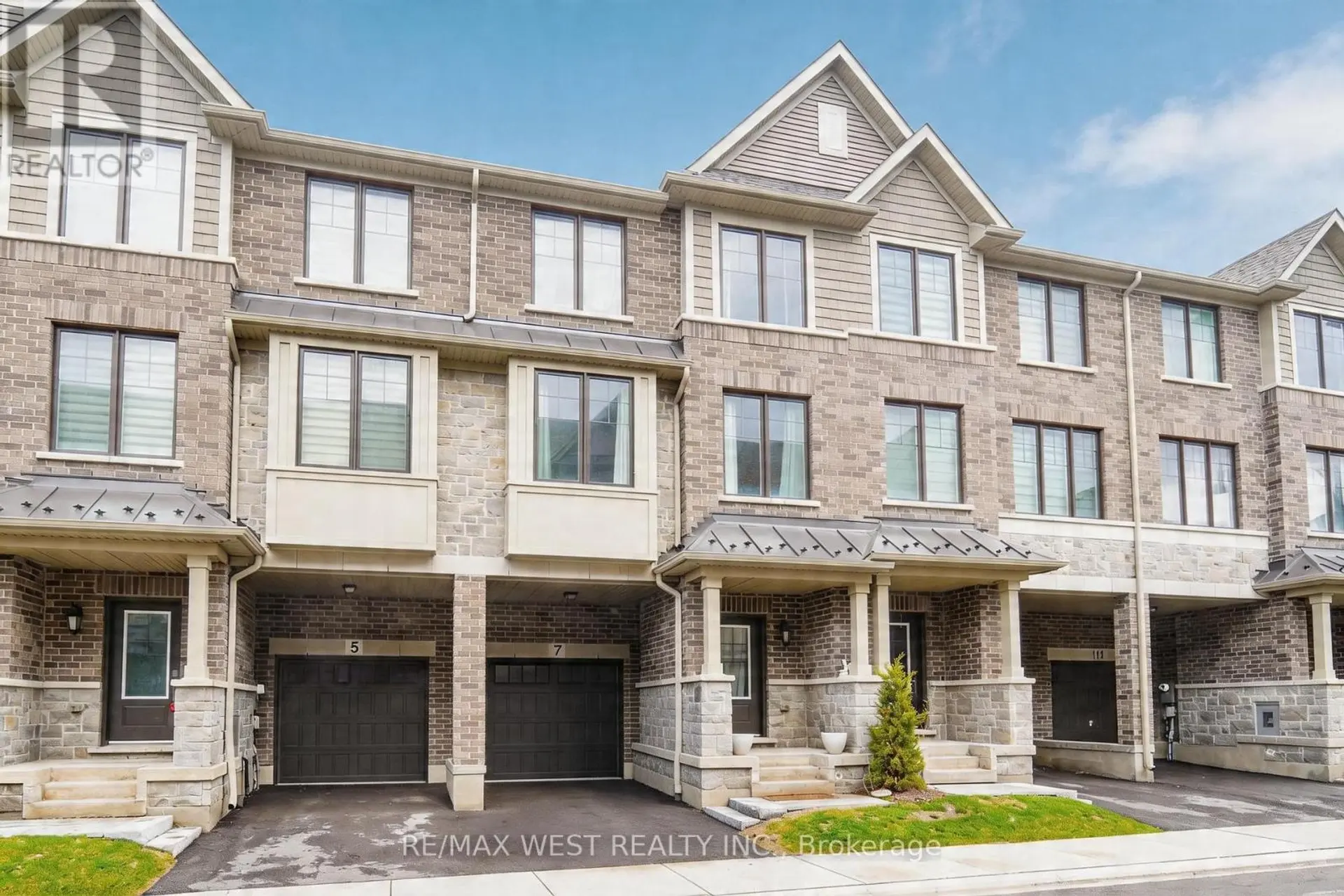 7 FOLCROFT STREET W - Image 1