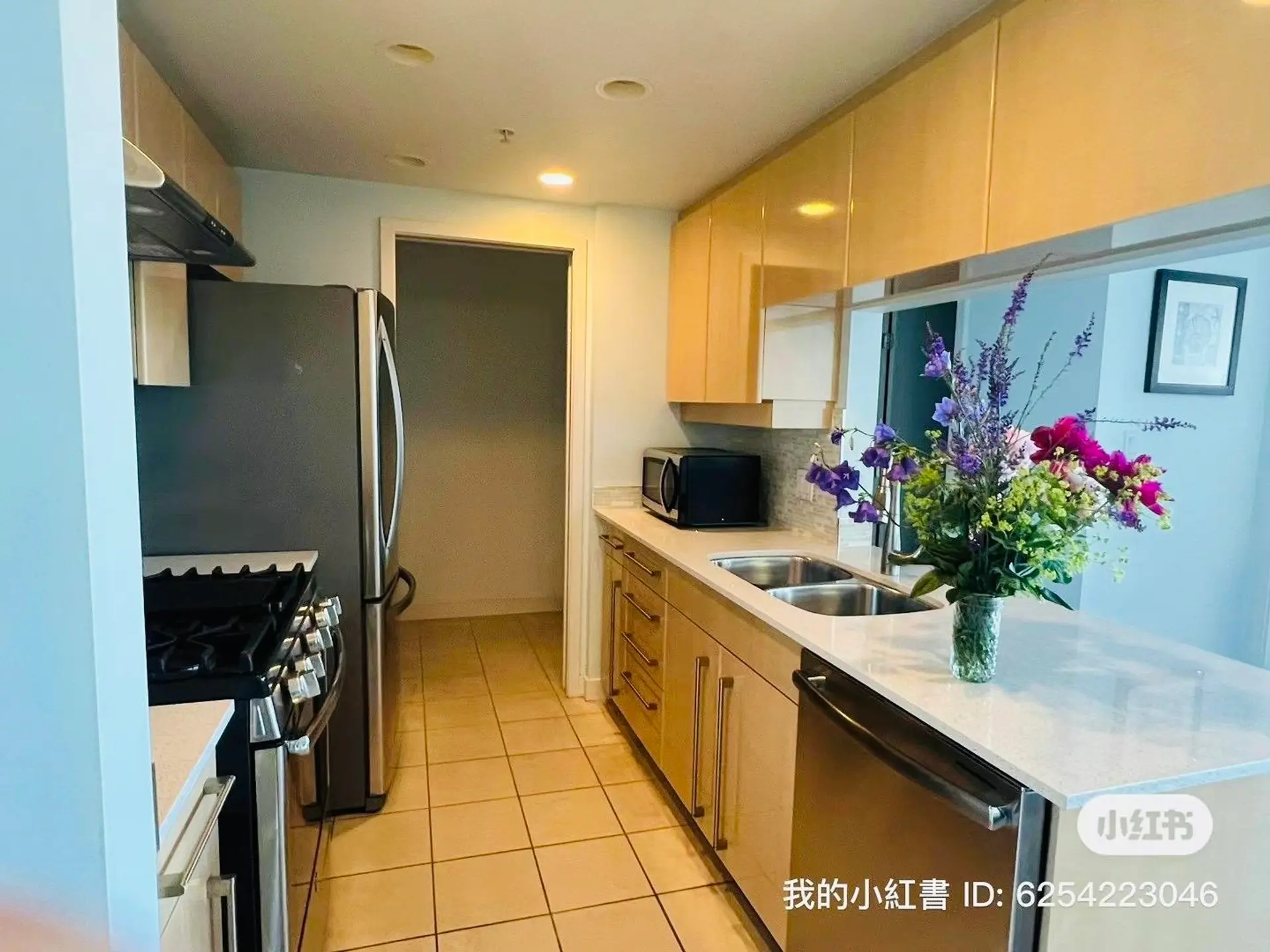 #601 1408 Strathmore Mews - Image 4