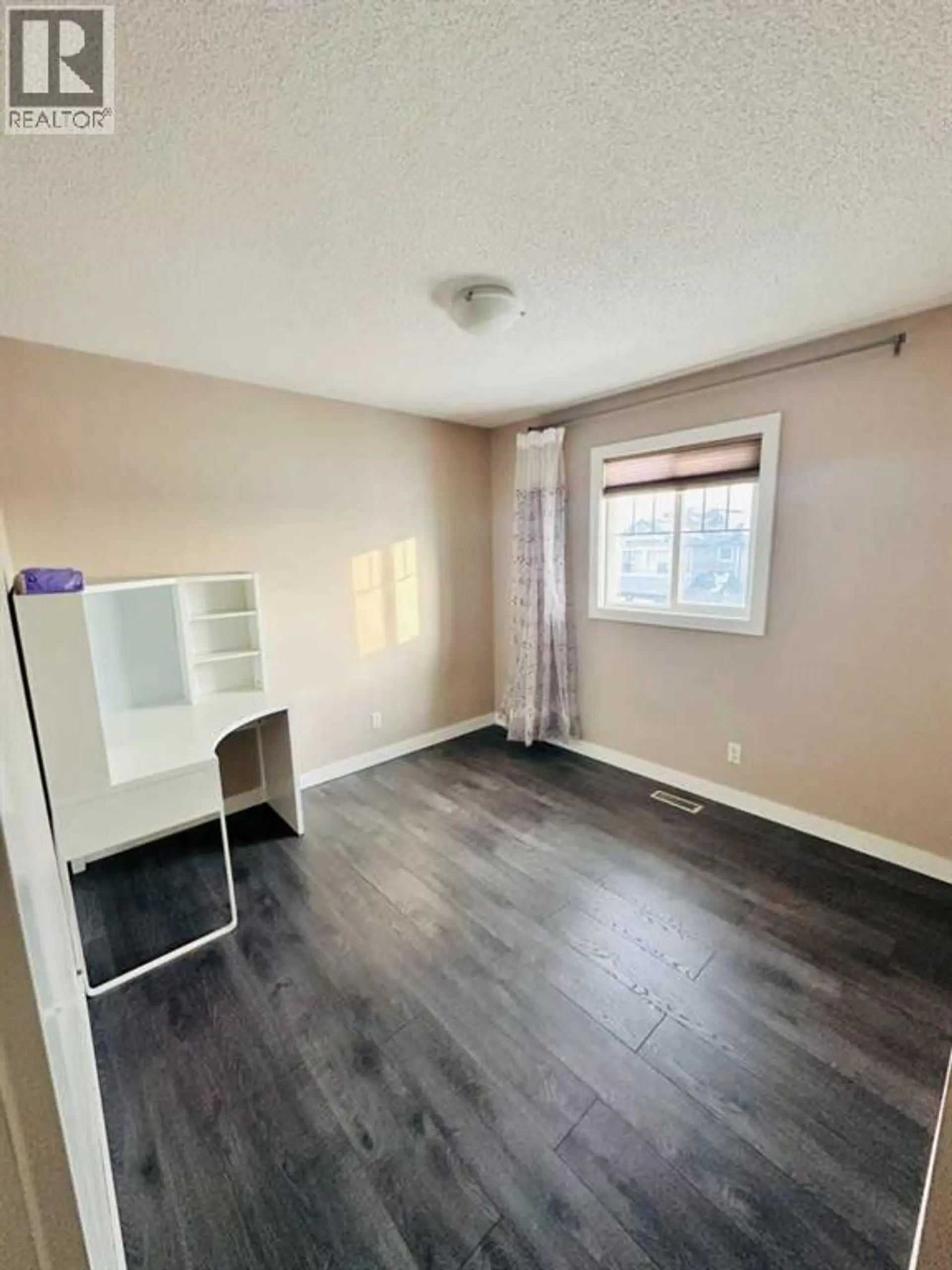 225 panatella Square NW - Image 6