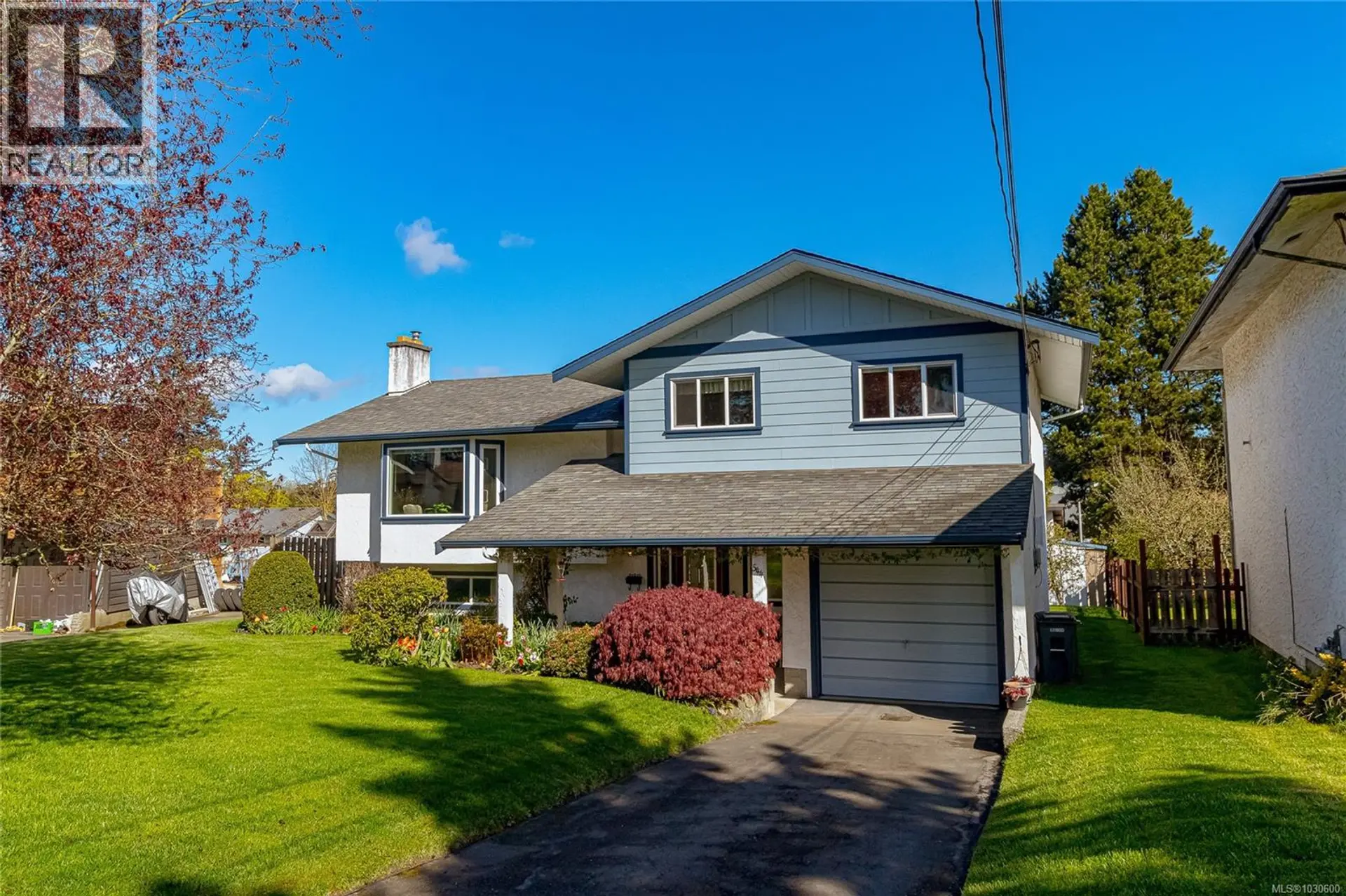 Property at 544 Riel Pl W, Saanich, BC