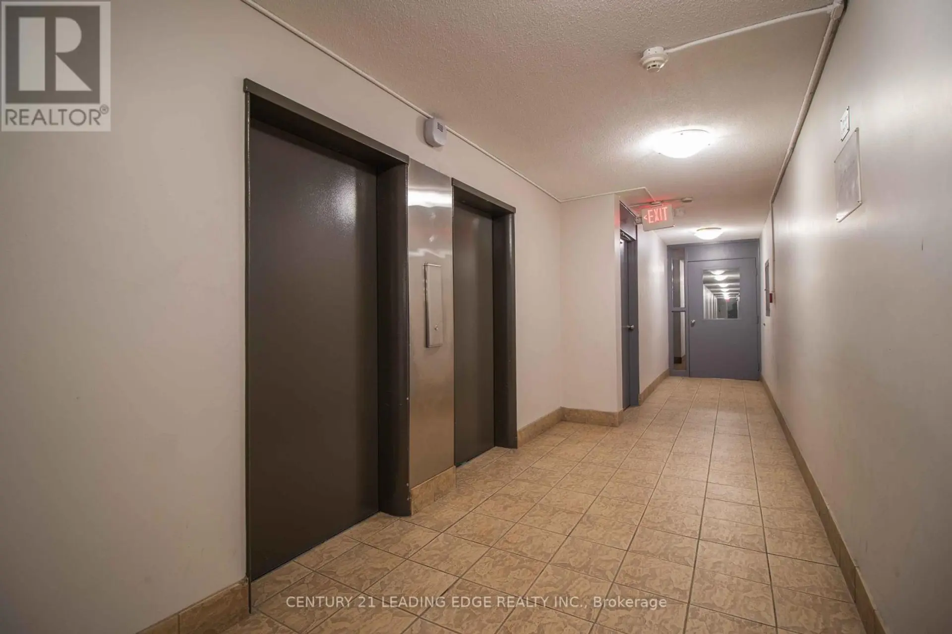 #703 80 GRANDRAVINE DRIVE - Image 2