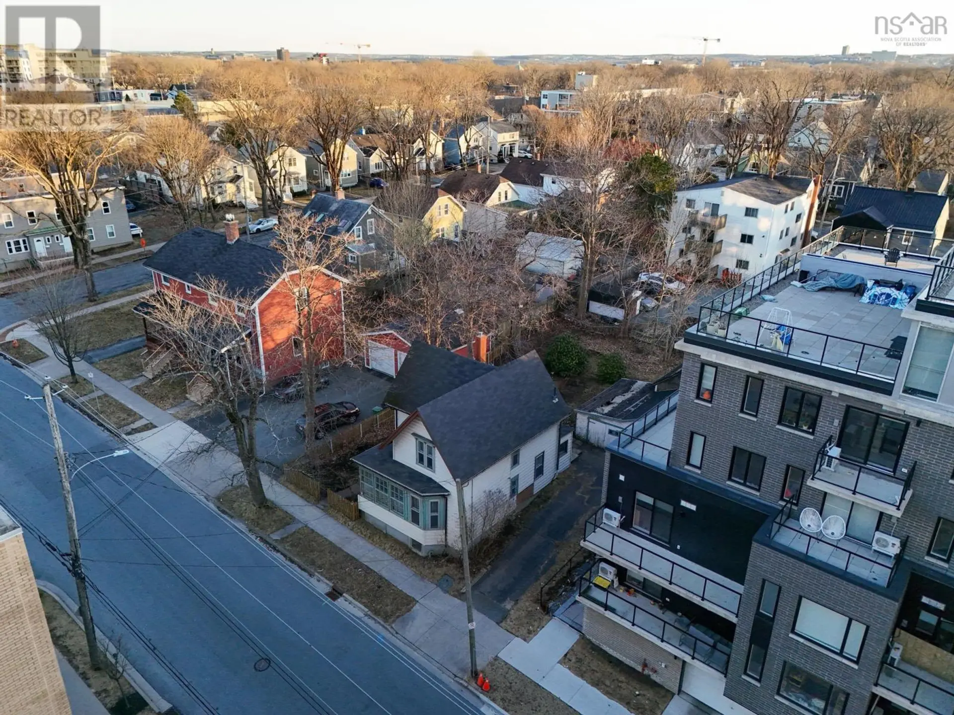 2746 GLADSTONE STREET - Image 9