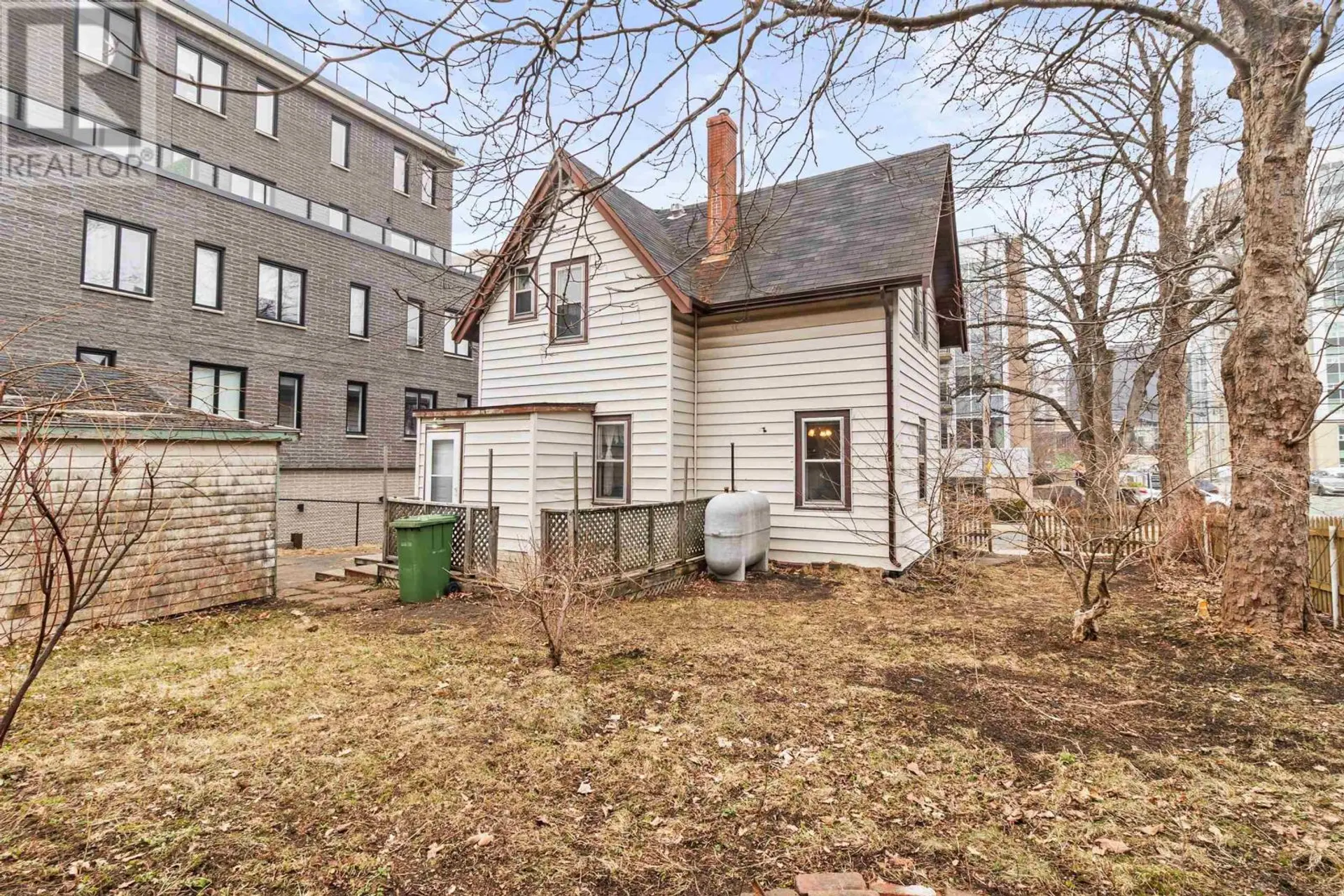 2746 GLADSTONE STREET - Image 7