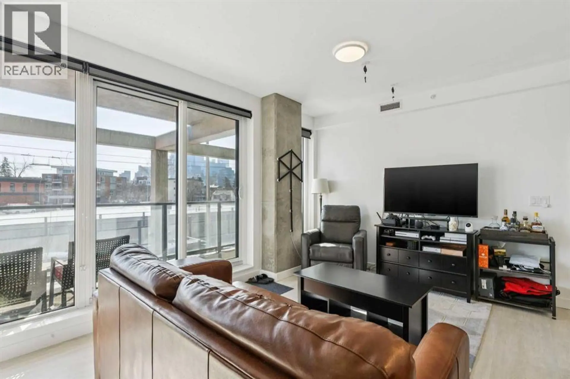 #211 327 9A Street NW - Image 6