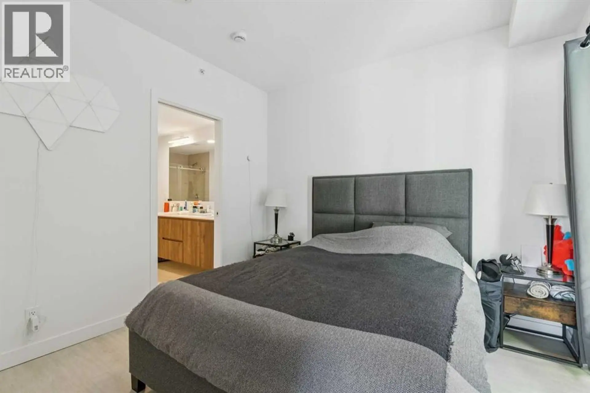 #211 327 9A Street NW - Image 7