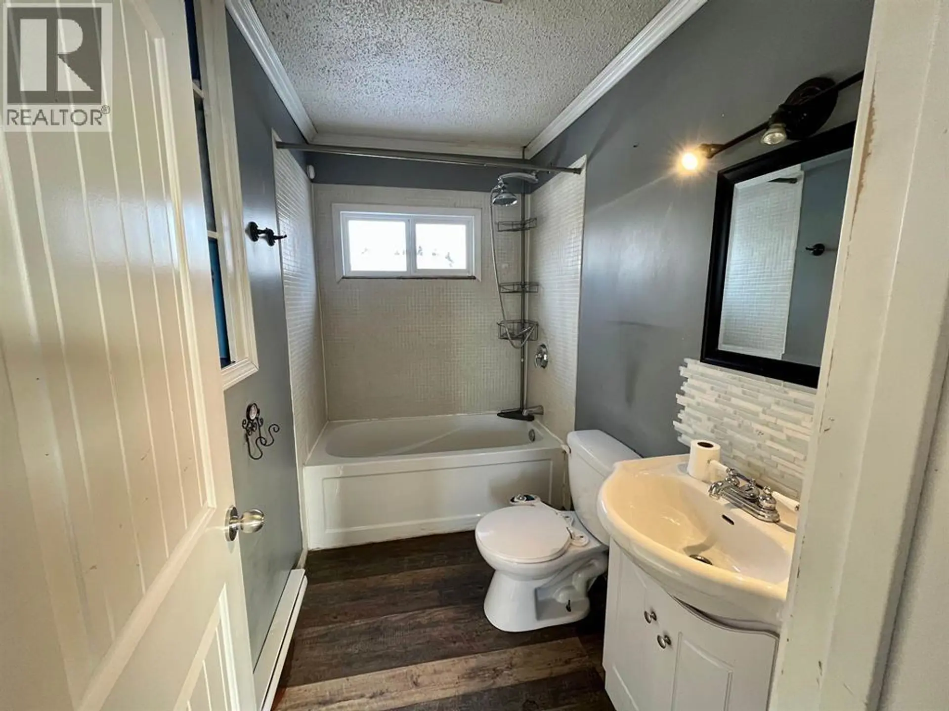 10424 102 AVENUE - Image 9