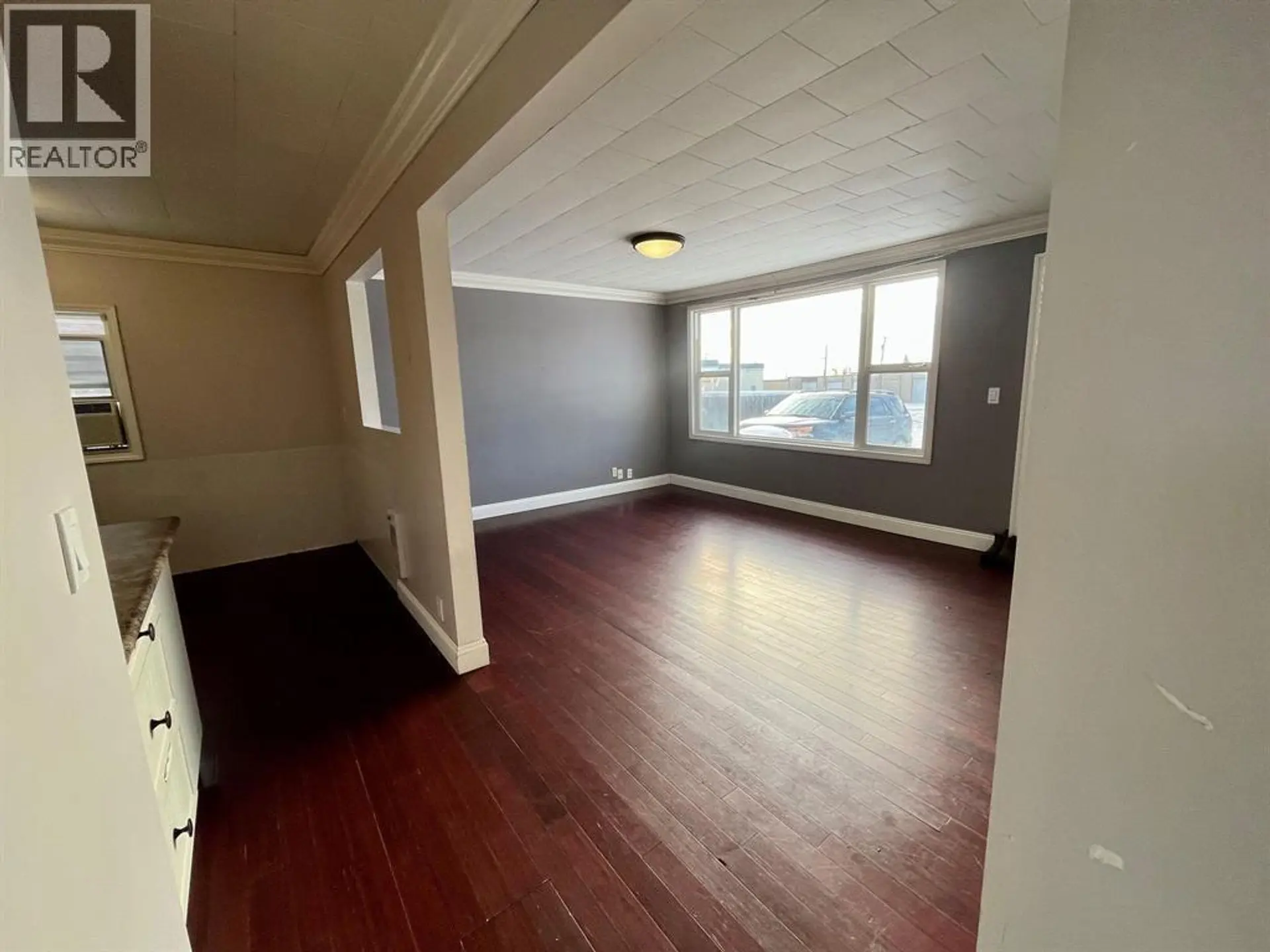 10424 102 AVENUE - Image 4