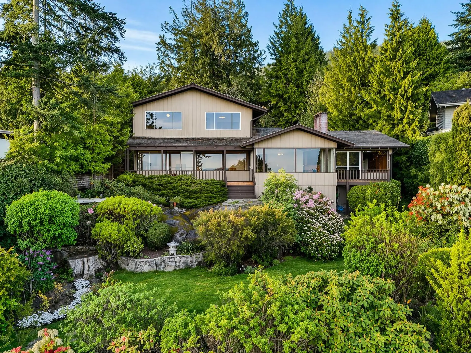 Property at 3898 Southridge Avenue, West Vancouver, BC