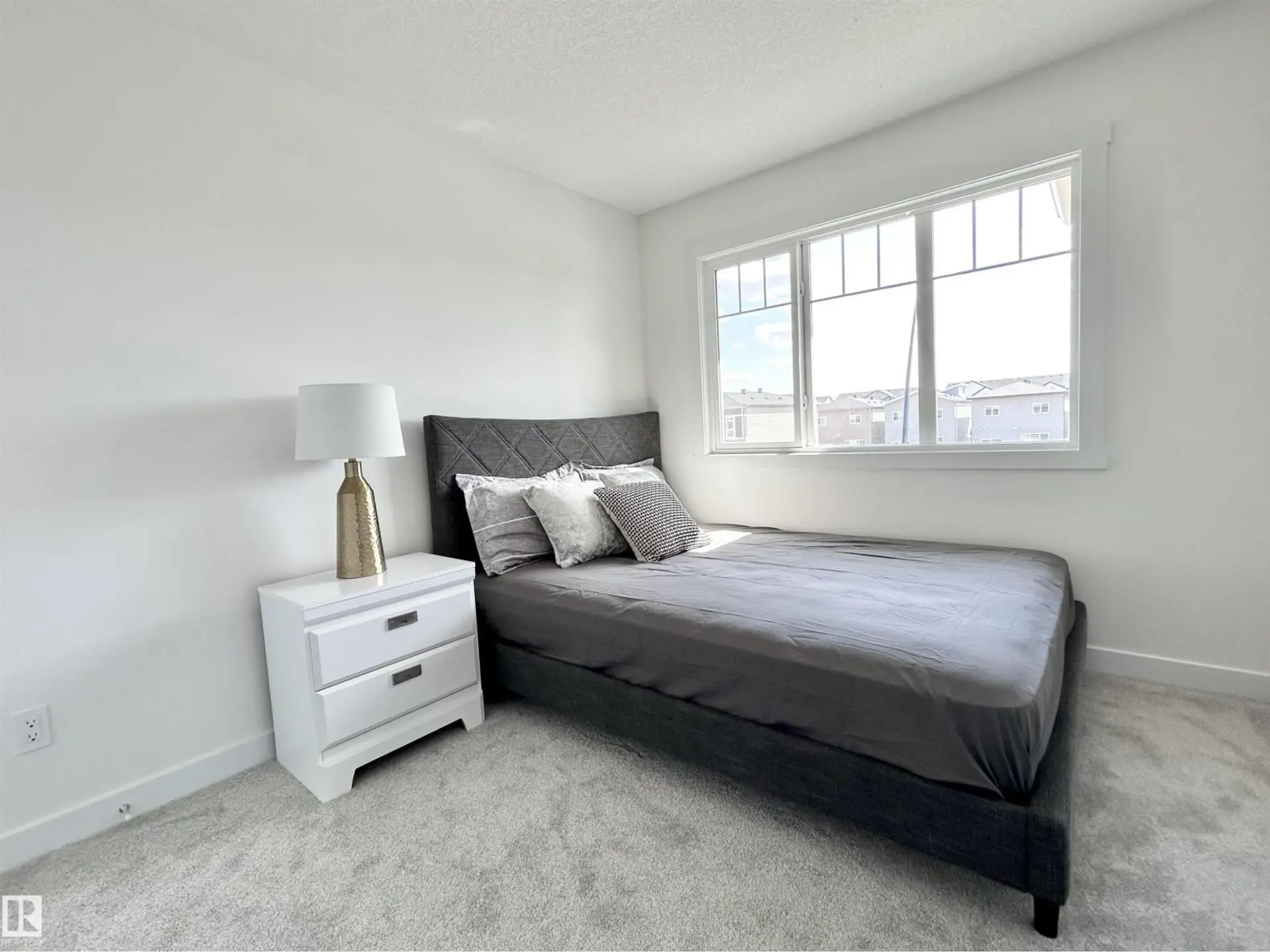 19704 29 AV NW - Image 14