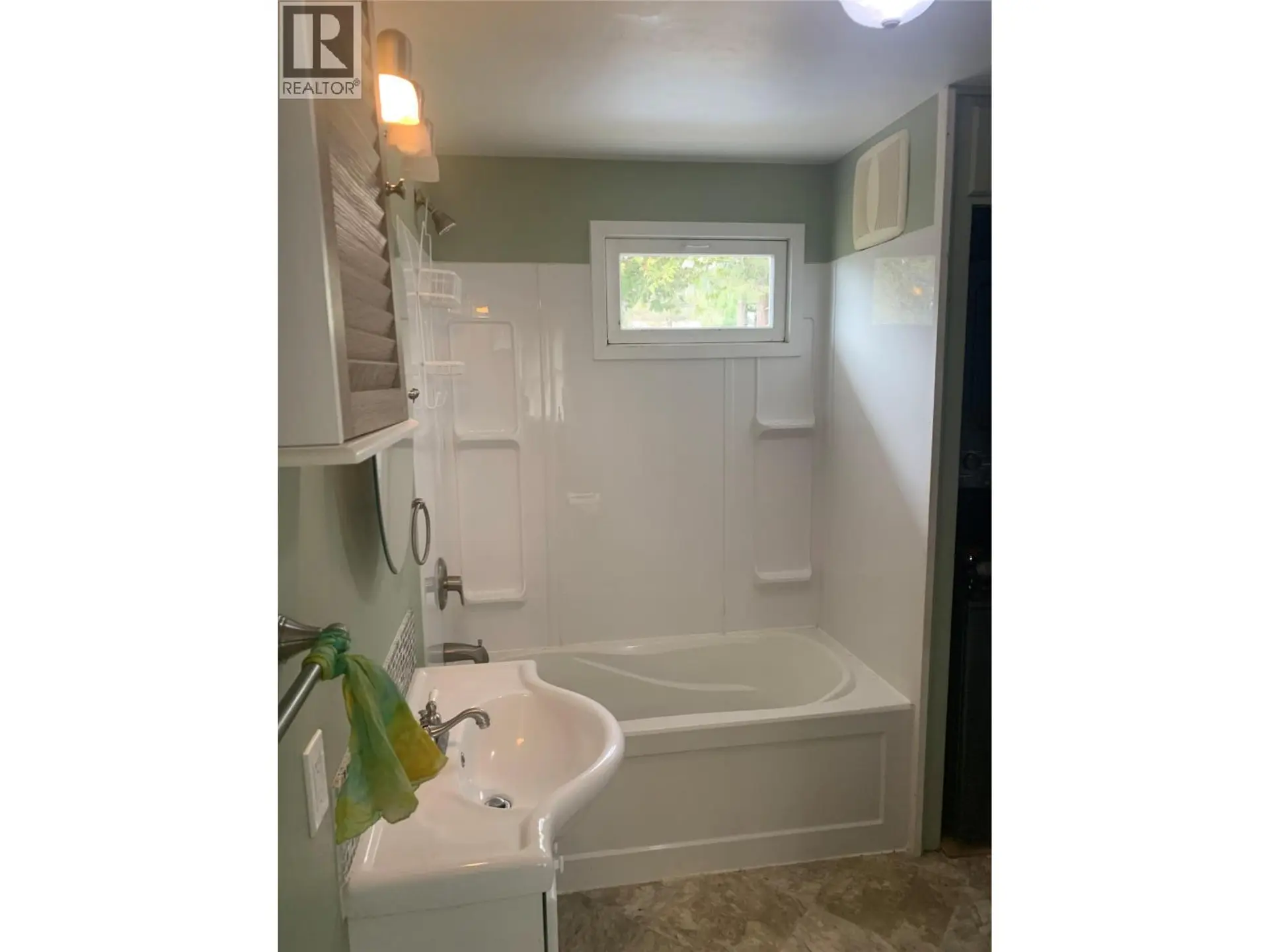 572 6 Highway - Image 2