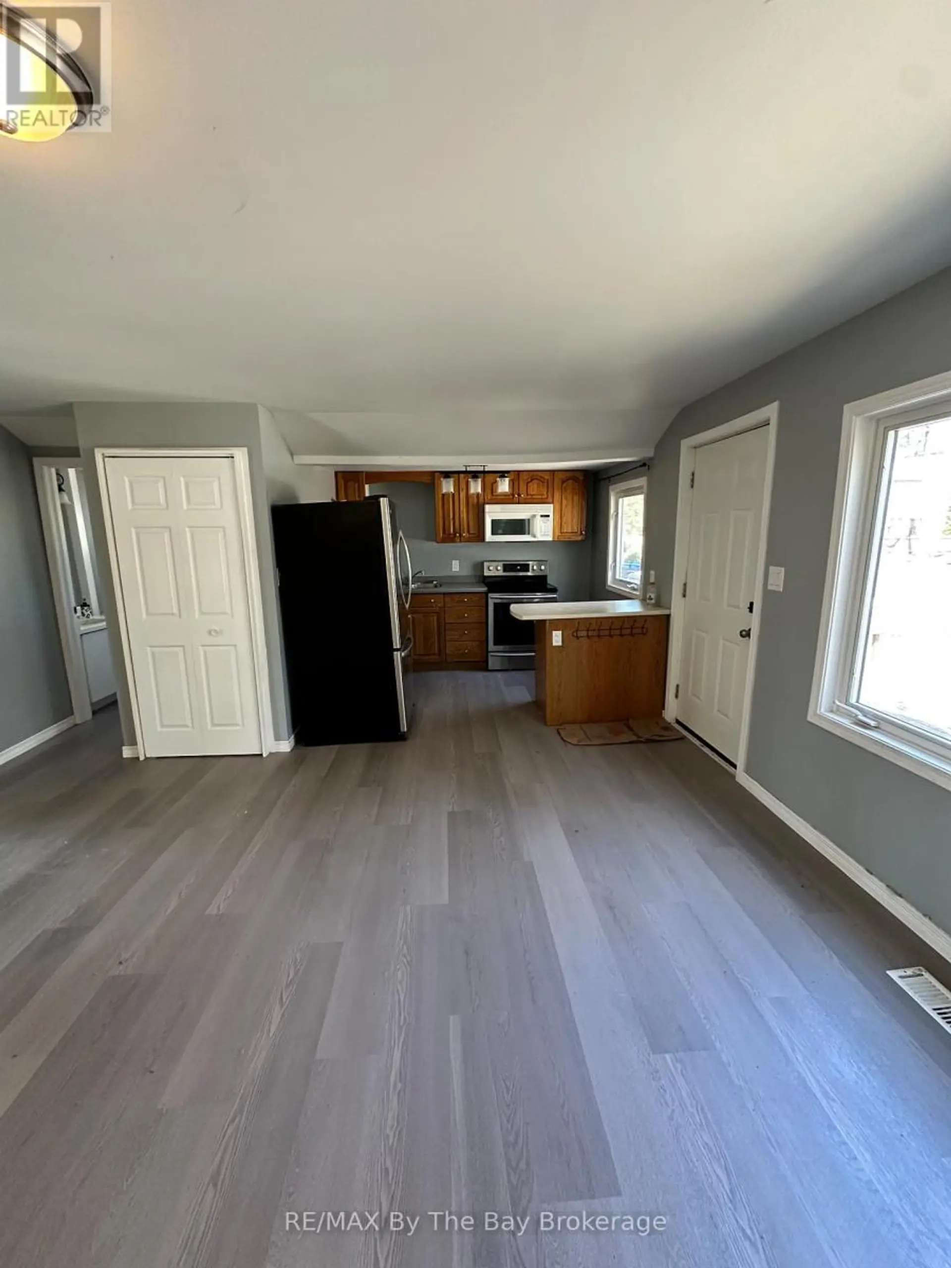 86 30TH STREET N - Image 3
