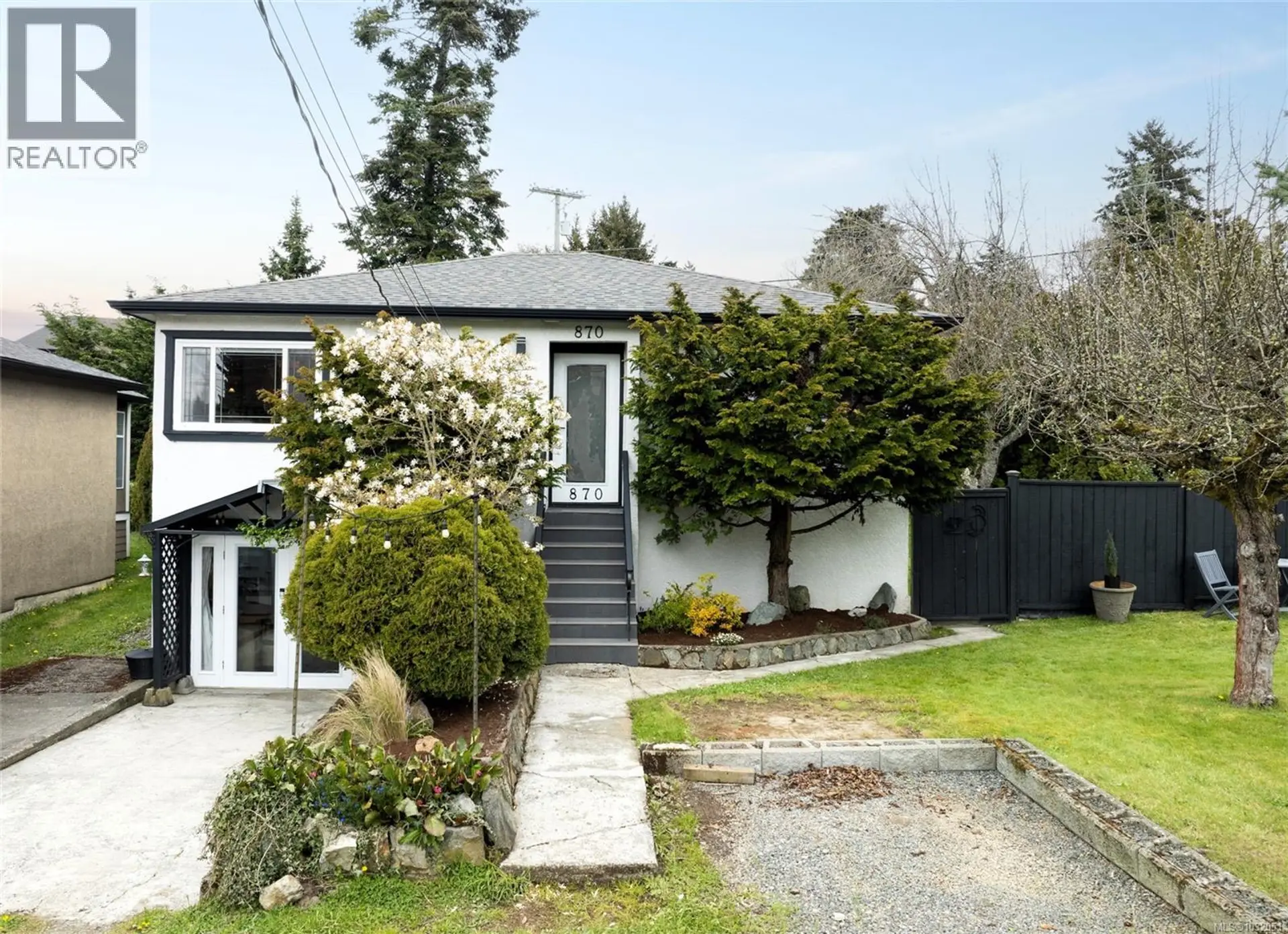 Property at 870 Pendene Pl, Saanich, BC