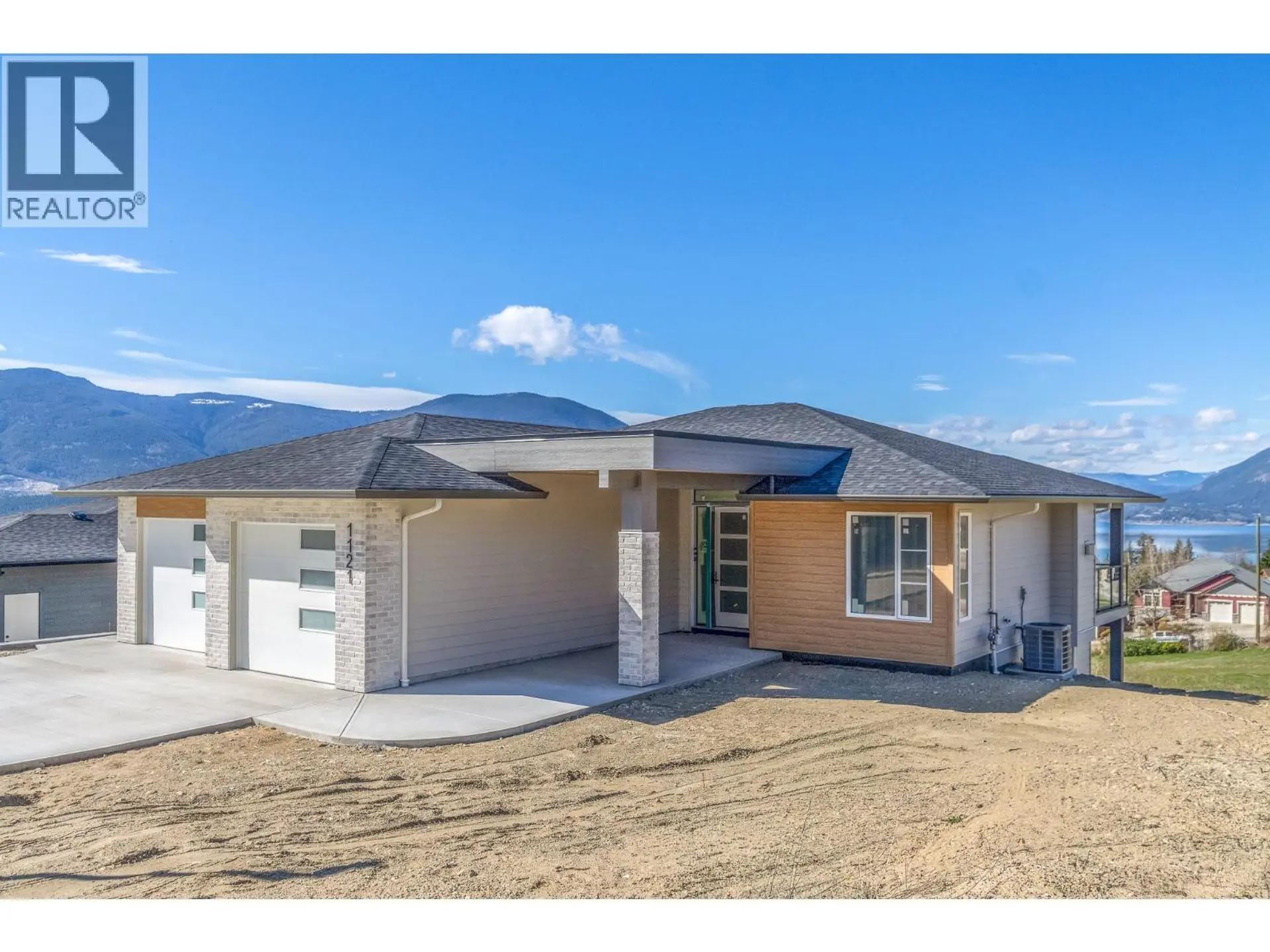 Property at 1121 16 Avenue SE, Salmon Arm, BC