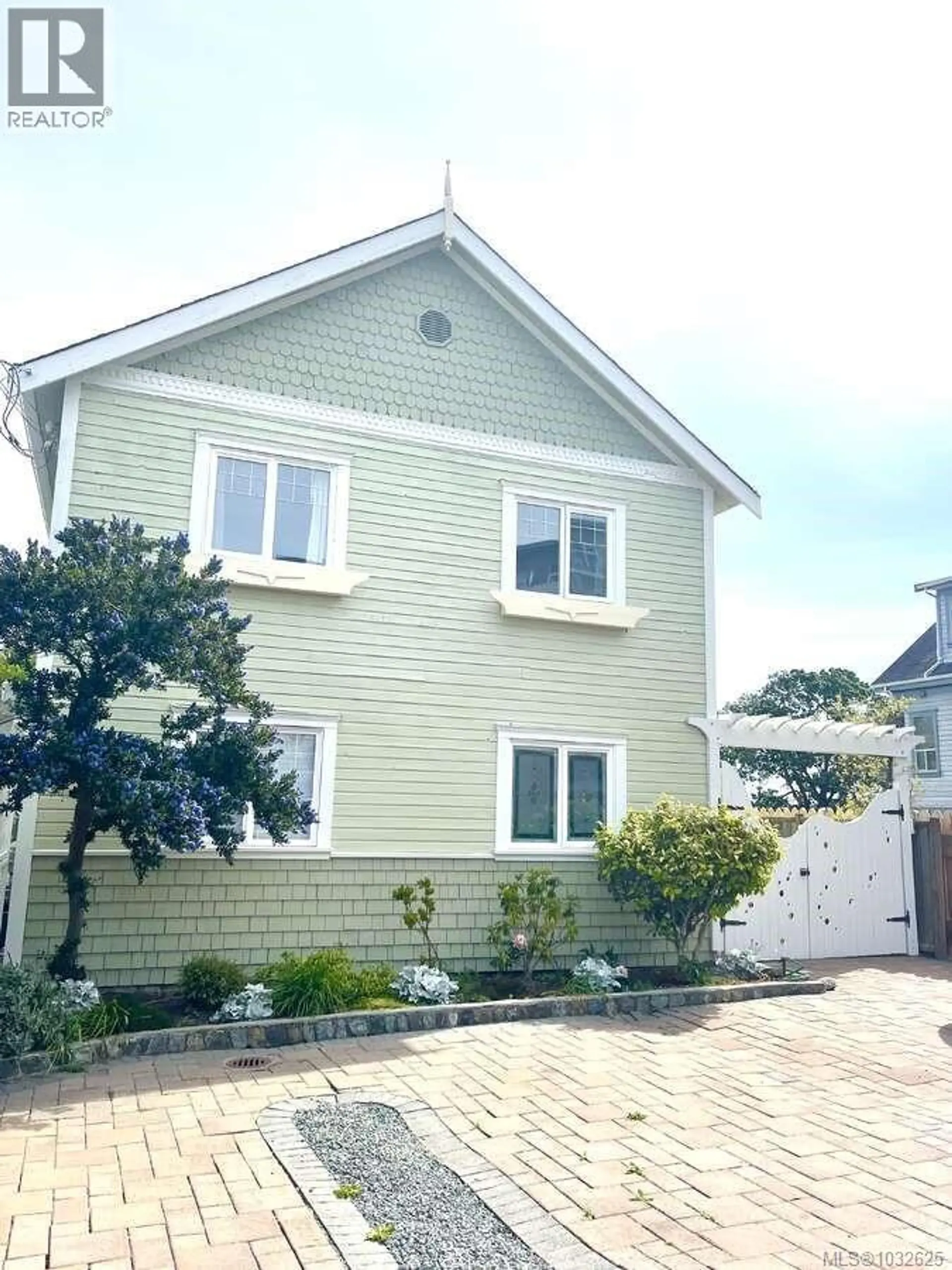 Property at 485 Head St, Esquimalt, BC
