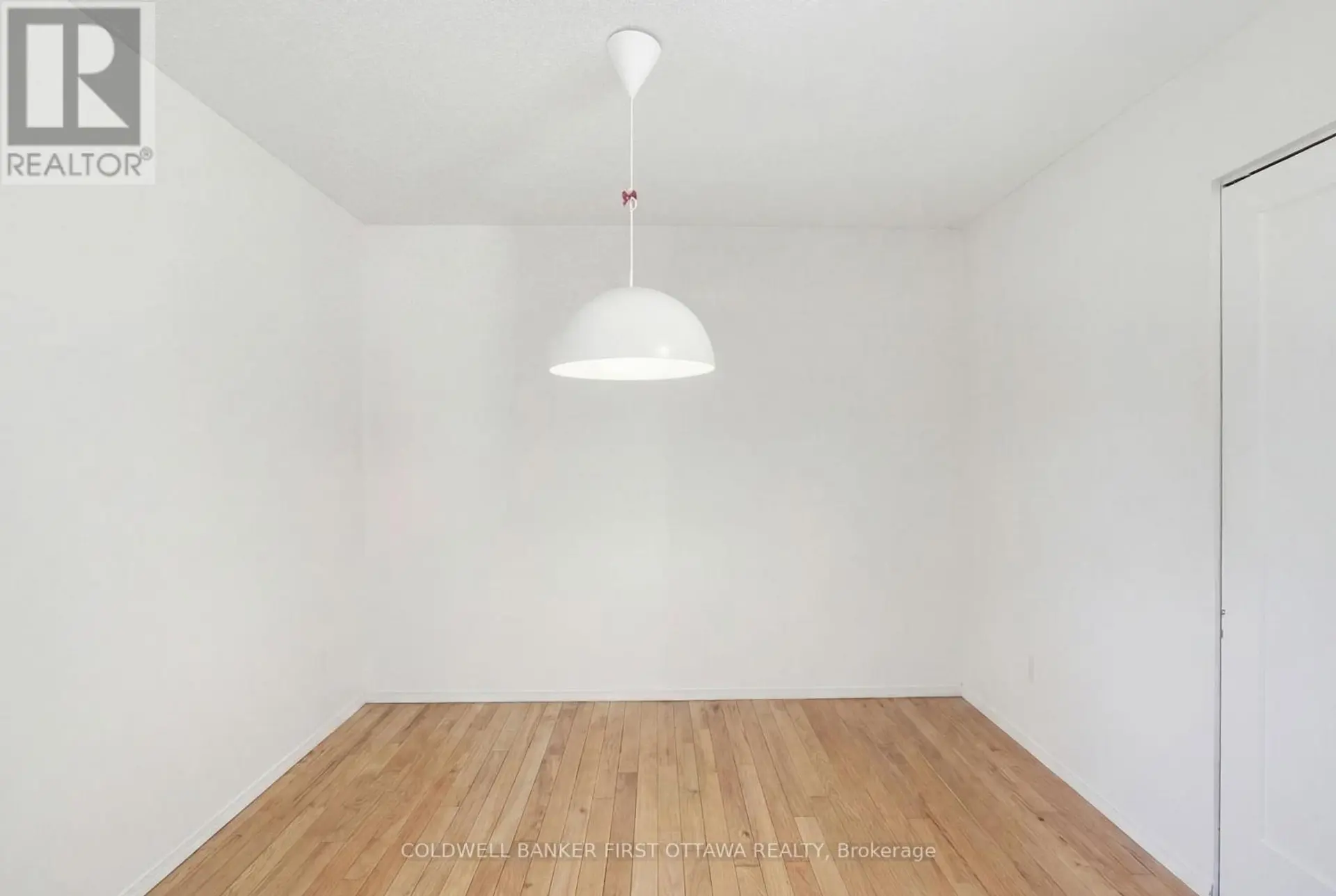 #402 222 GUIGUES AVENUE - Image 9