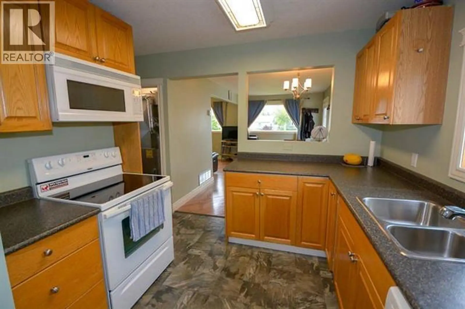 9223 106 AVENUE - Image 4