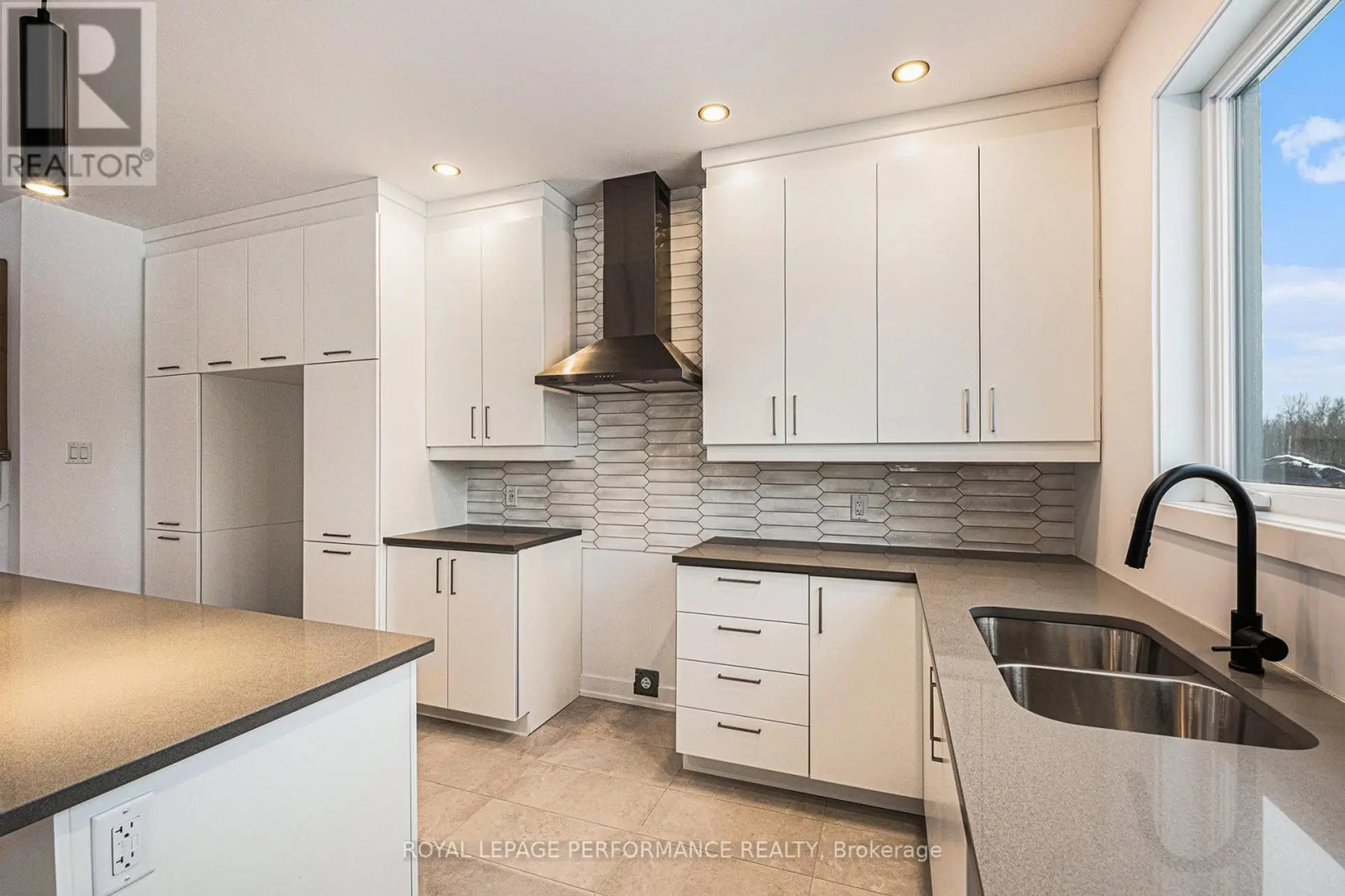 94 RUTILE STREET - Image 10