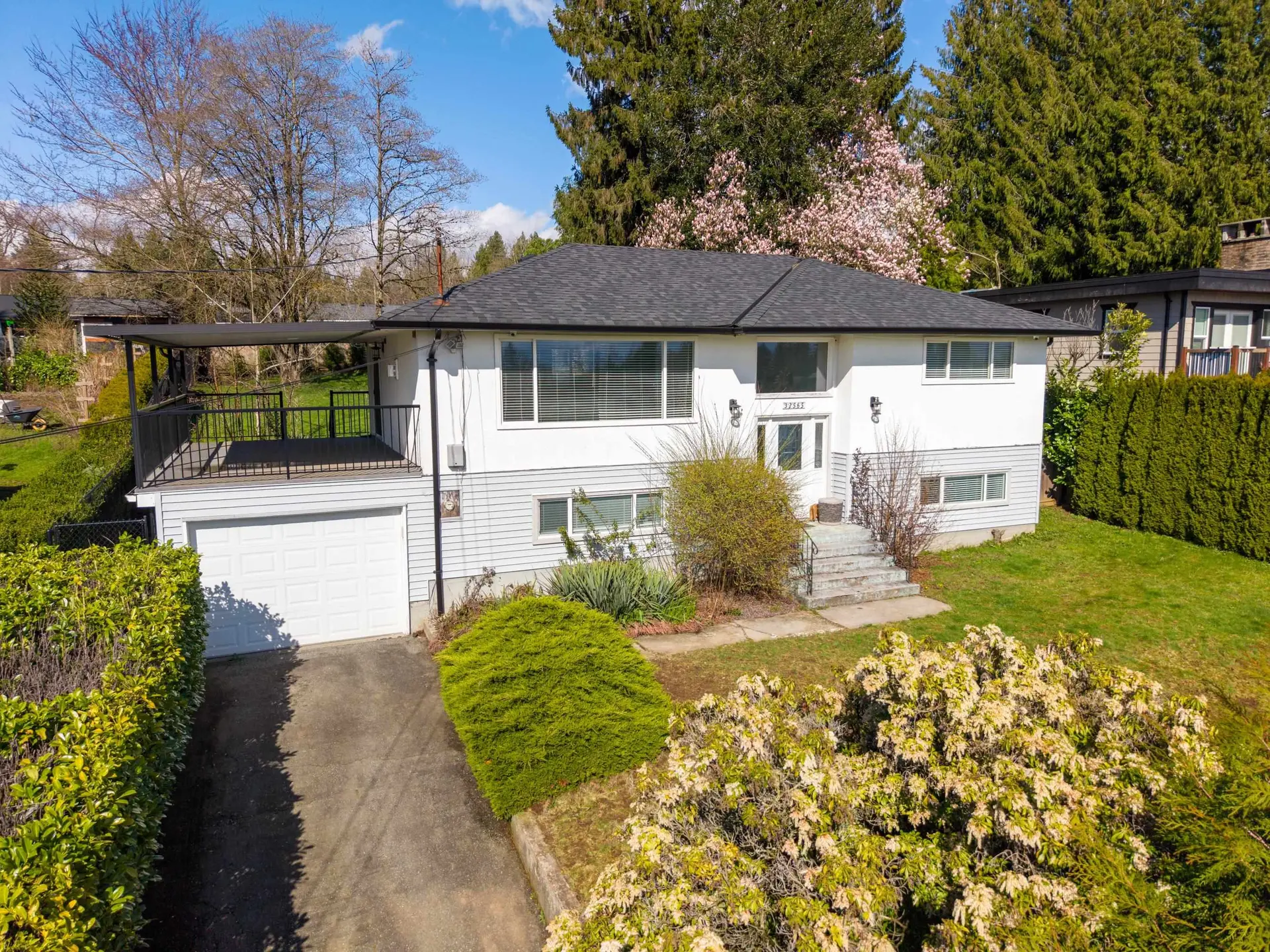 Property at 32565 Fleming Avenue, Mission, BC
