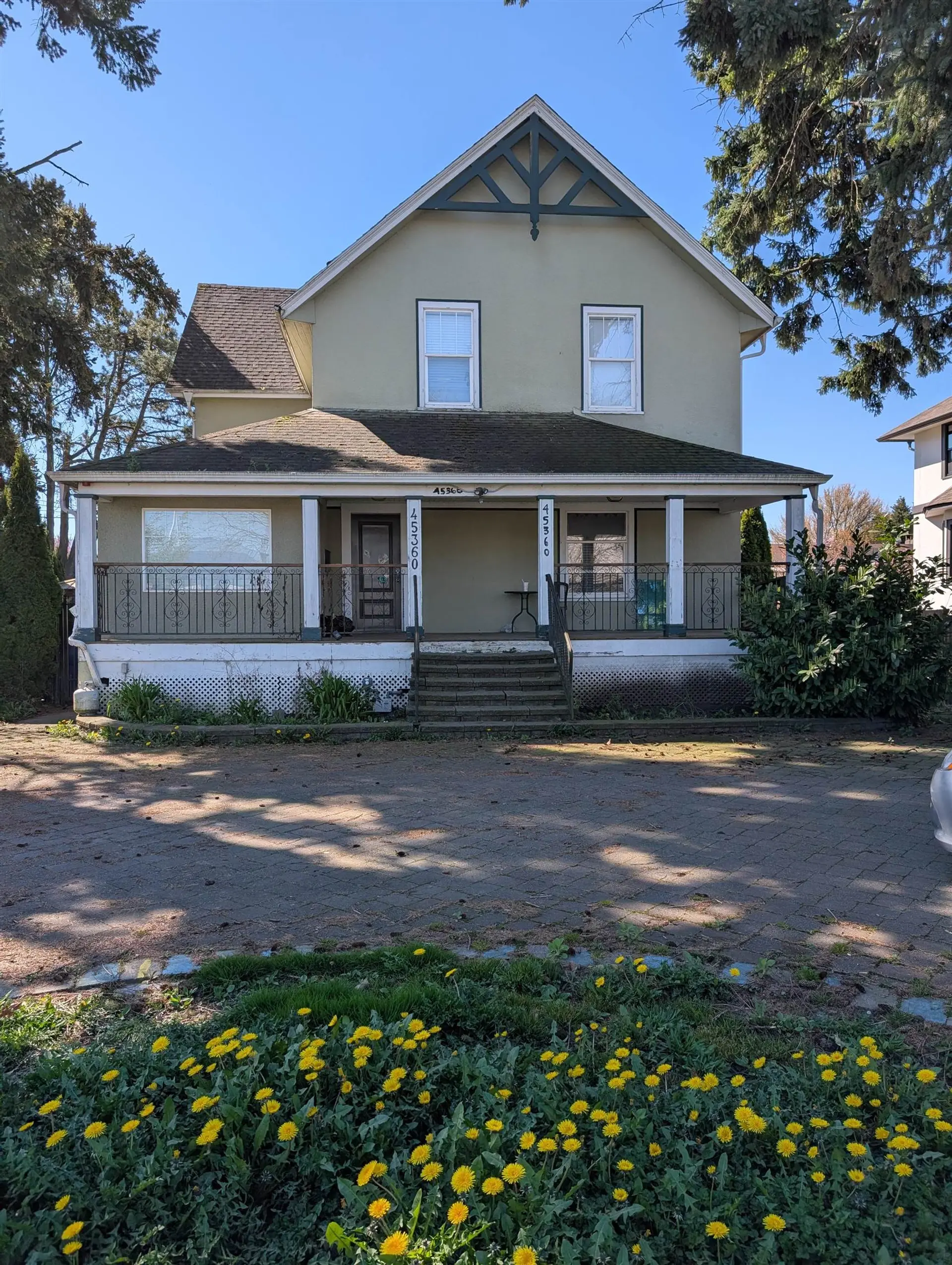 45360 Hodgins Avenue - Image 2