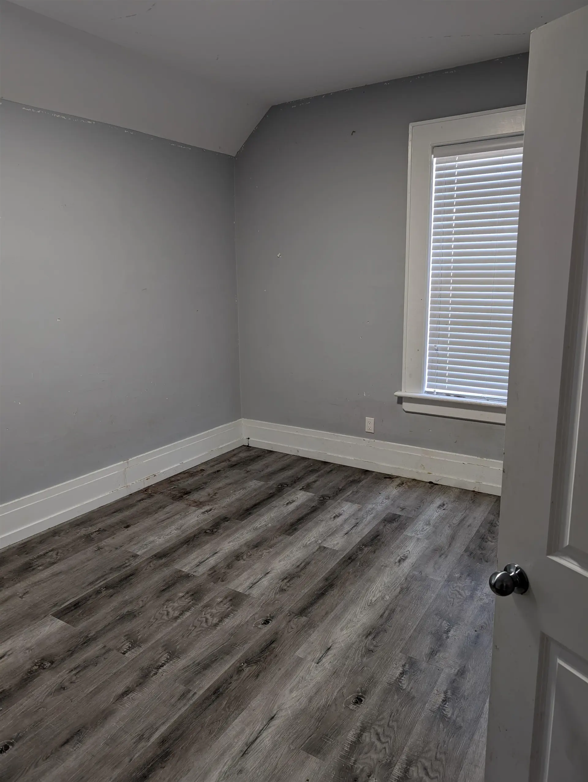 45360 Hodgins Avenue - Image 16