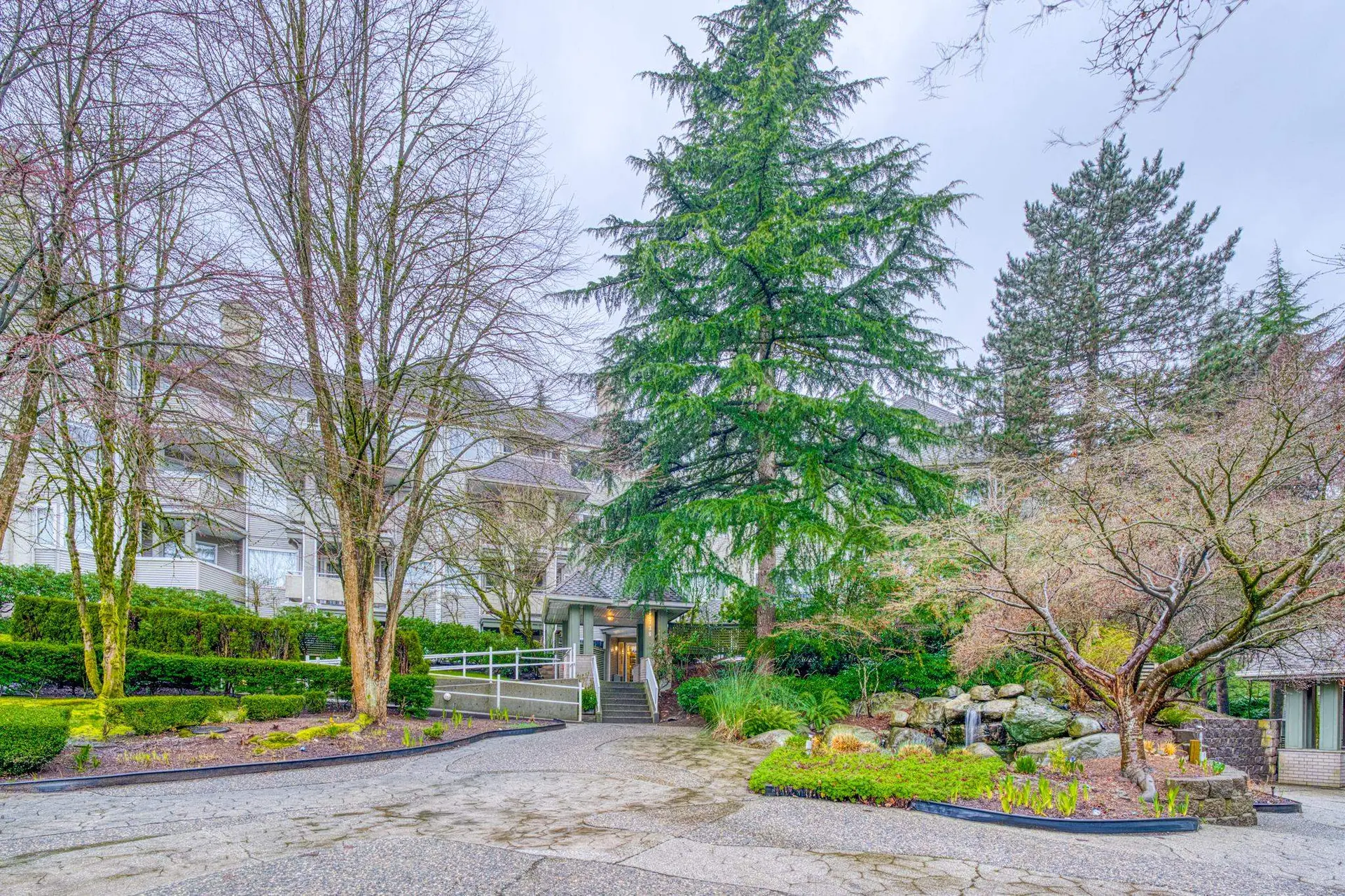 #207 3738 Norfolk Street - Image 18