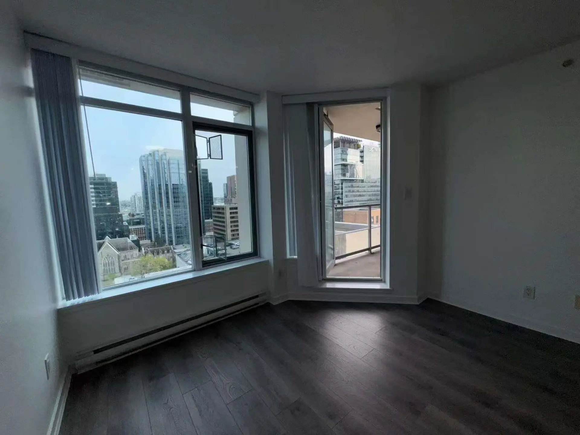 #1715 610 Granville Street - Image 5