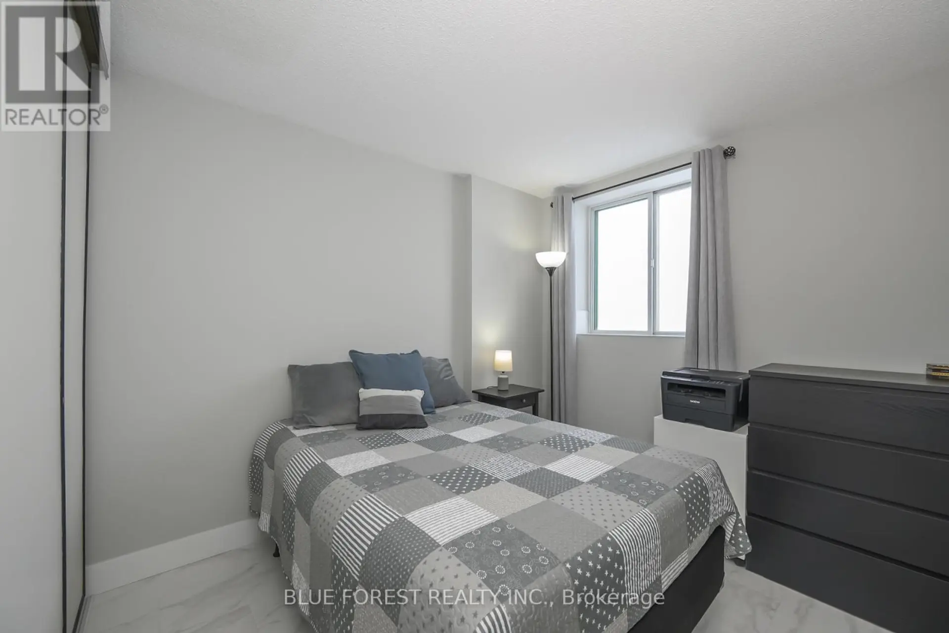 #1105 76 BASE LINE ROAD W - Image 9