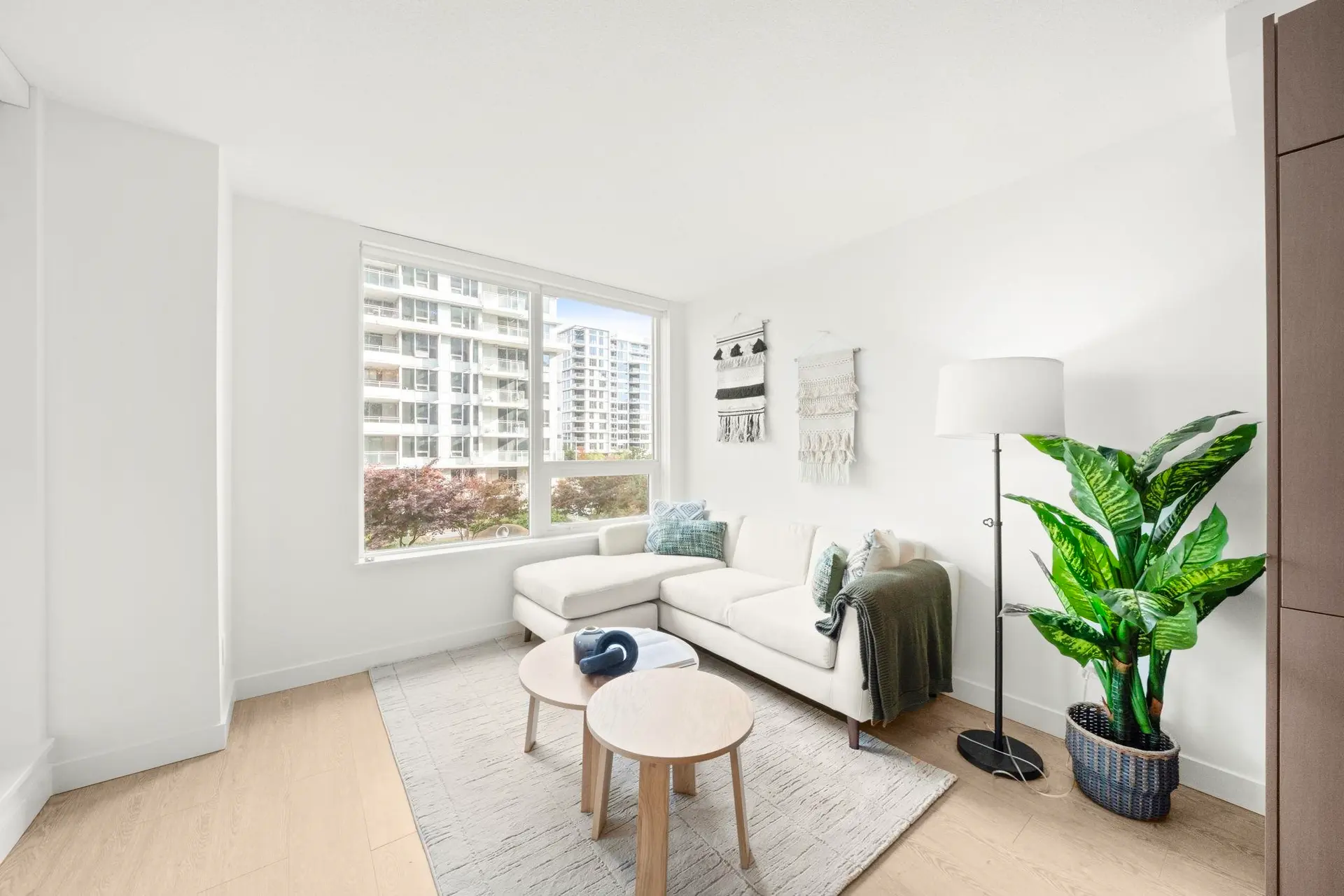#617 8833 Hazelbridge Way - Image 7