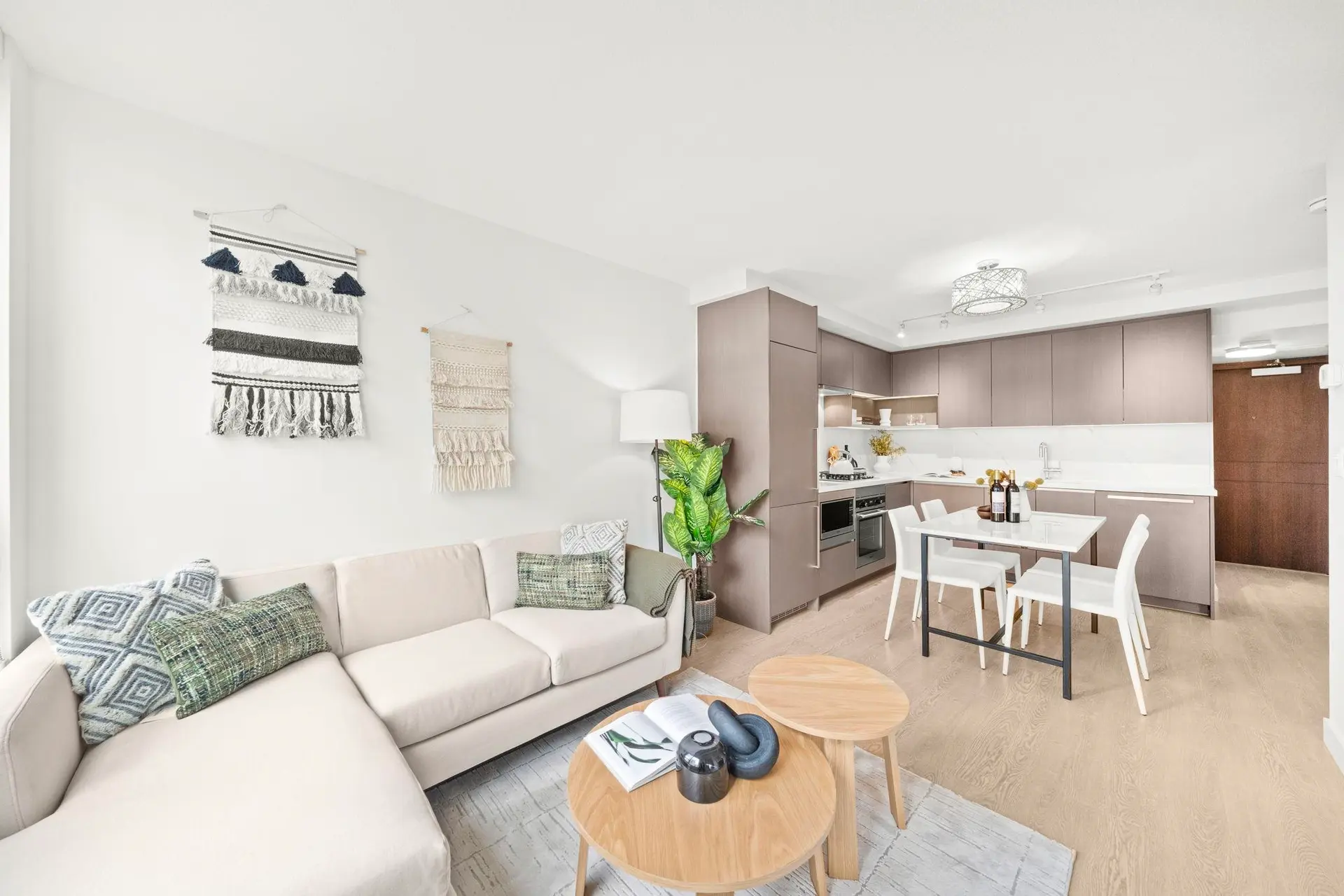 #617 8833 Hazelbridge Way - Image 9
