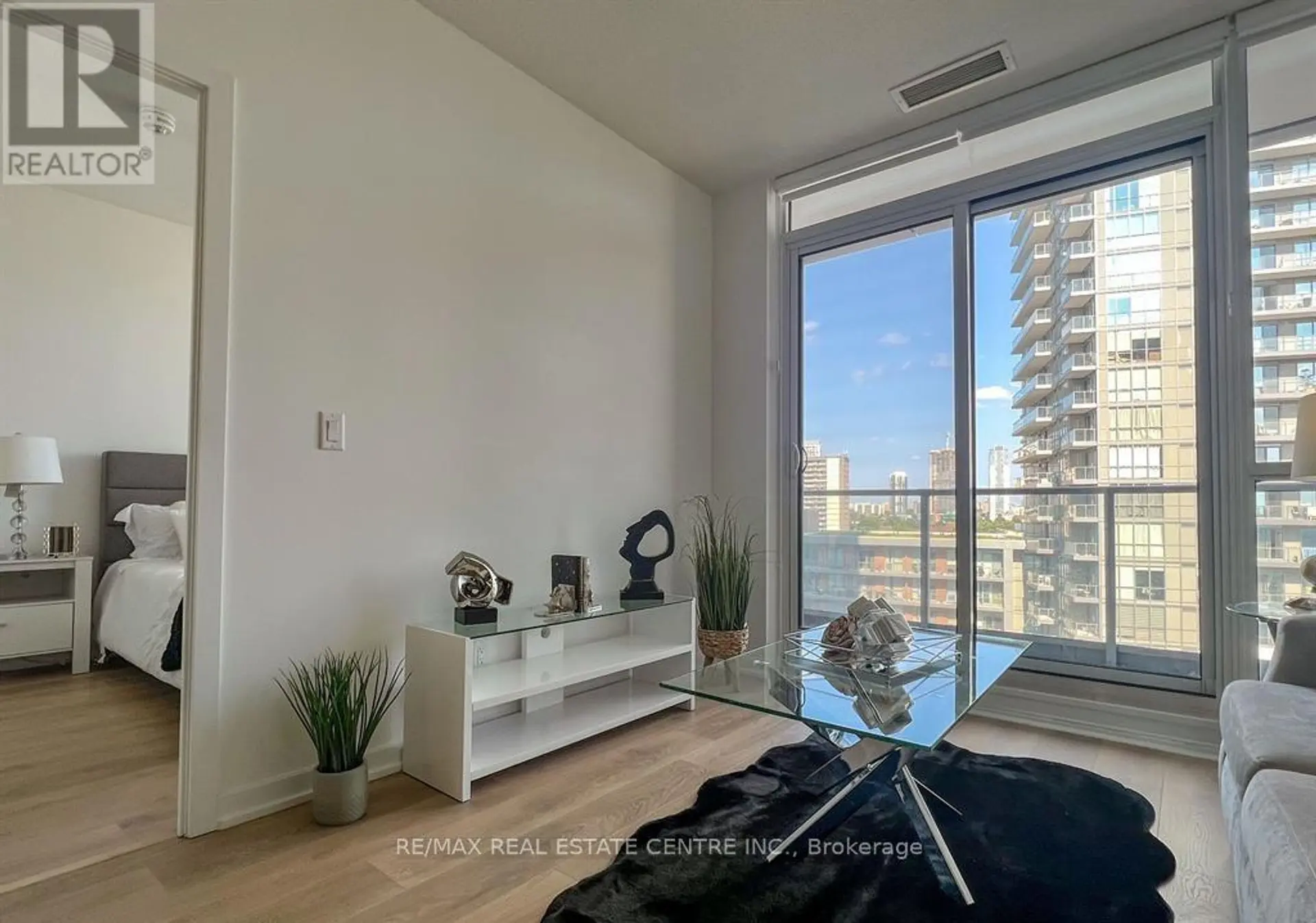 #722 36 FOREST MANOR ROAD - Image 5