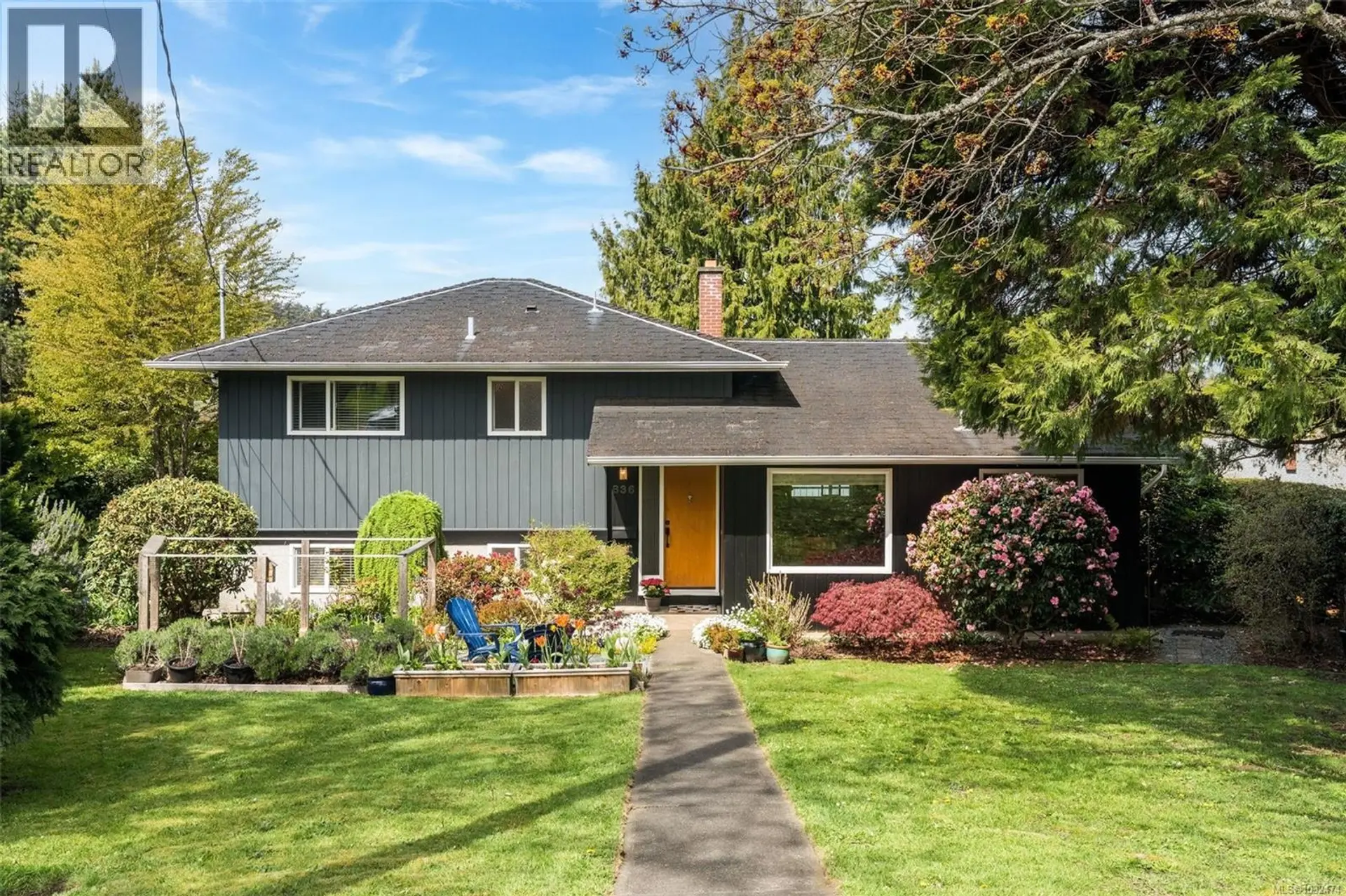 Property at 836 Elrick Pl, Esquimalt, BC