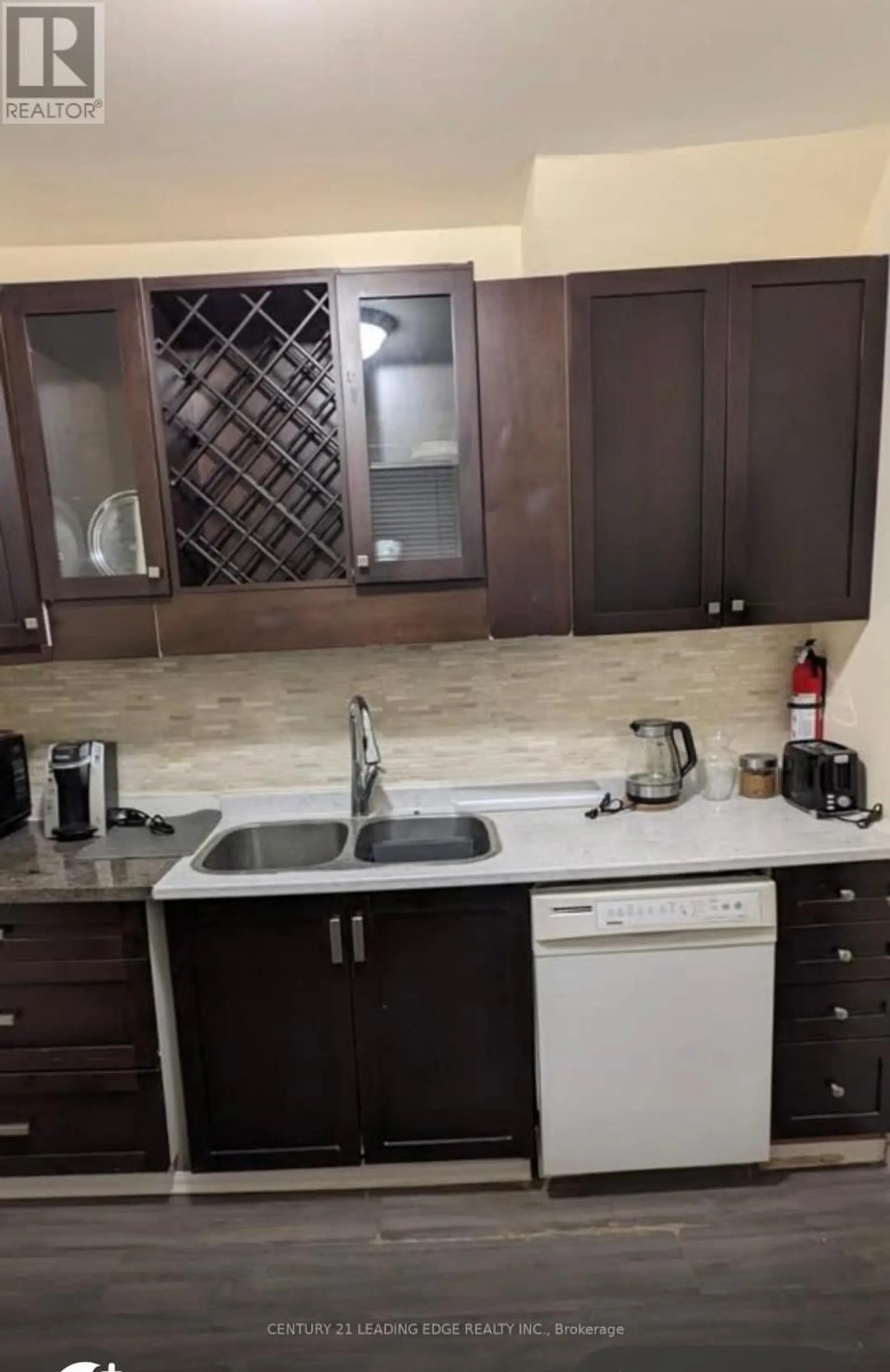 856 SIMCOE STREET S - Image 12