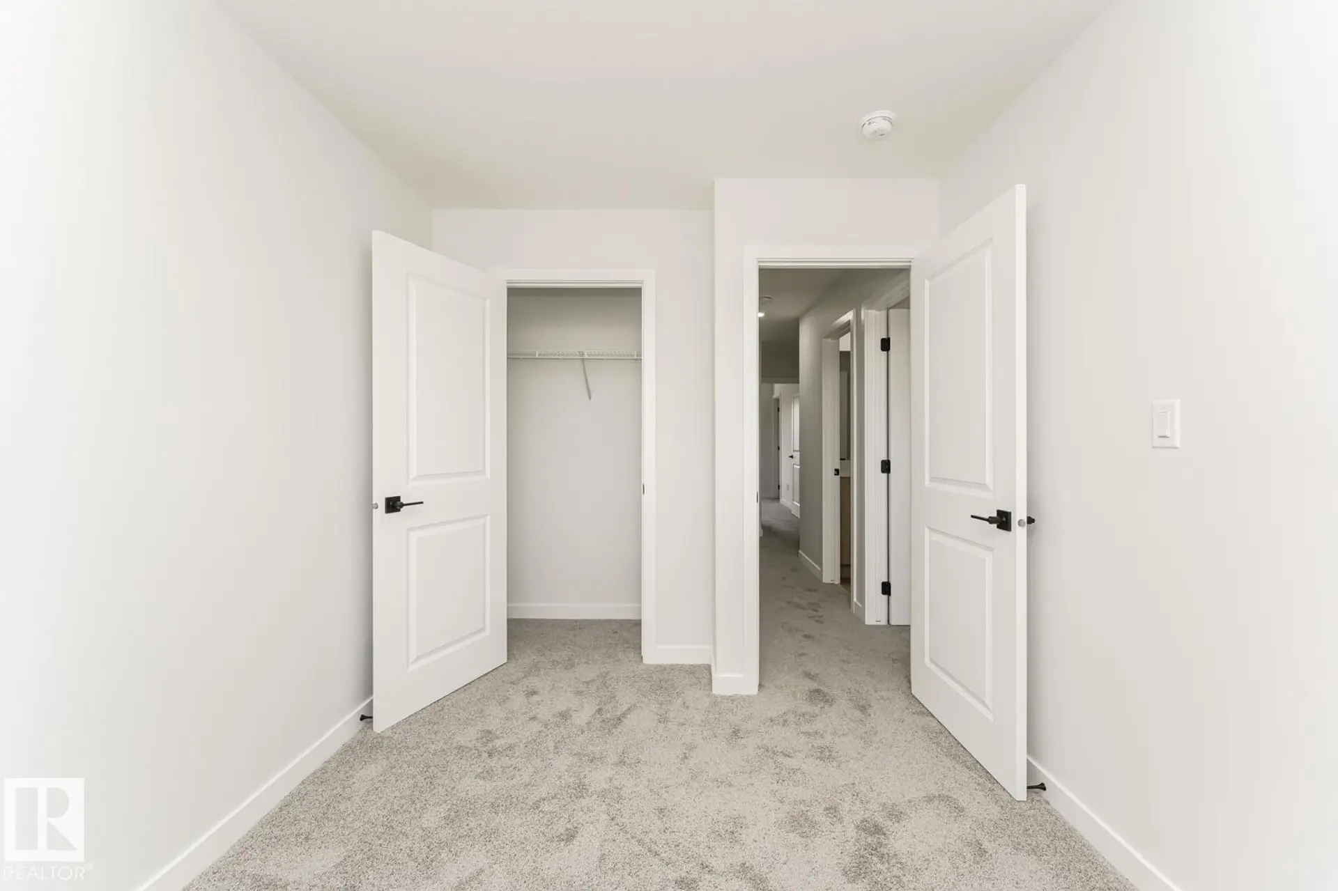 6371 KING WD SW - Image 10