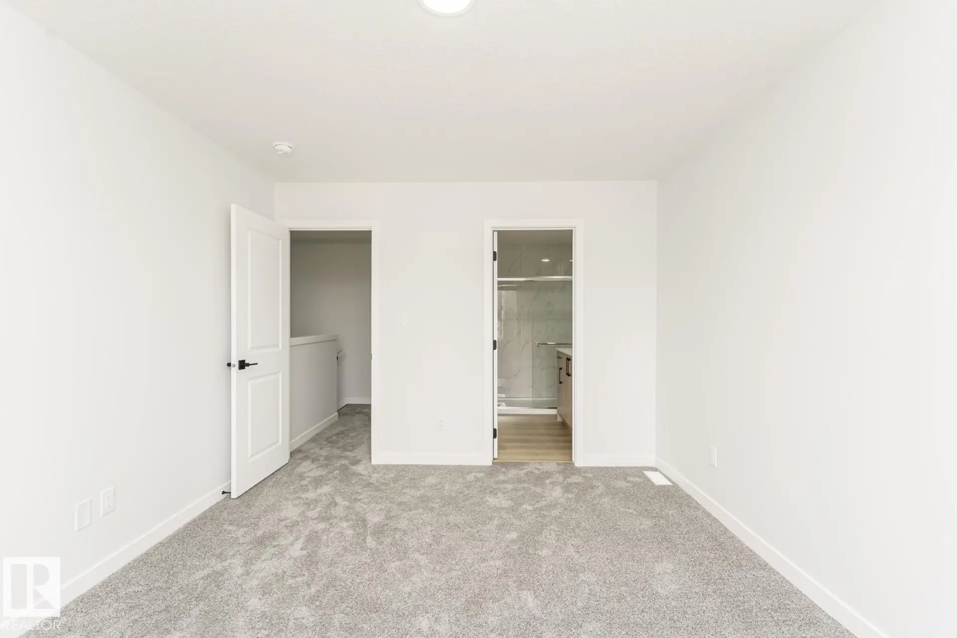 6371 KING WD SW - Image 9
