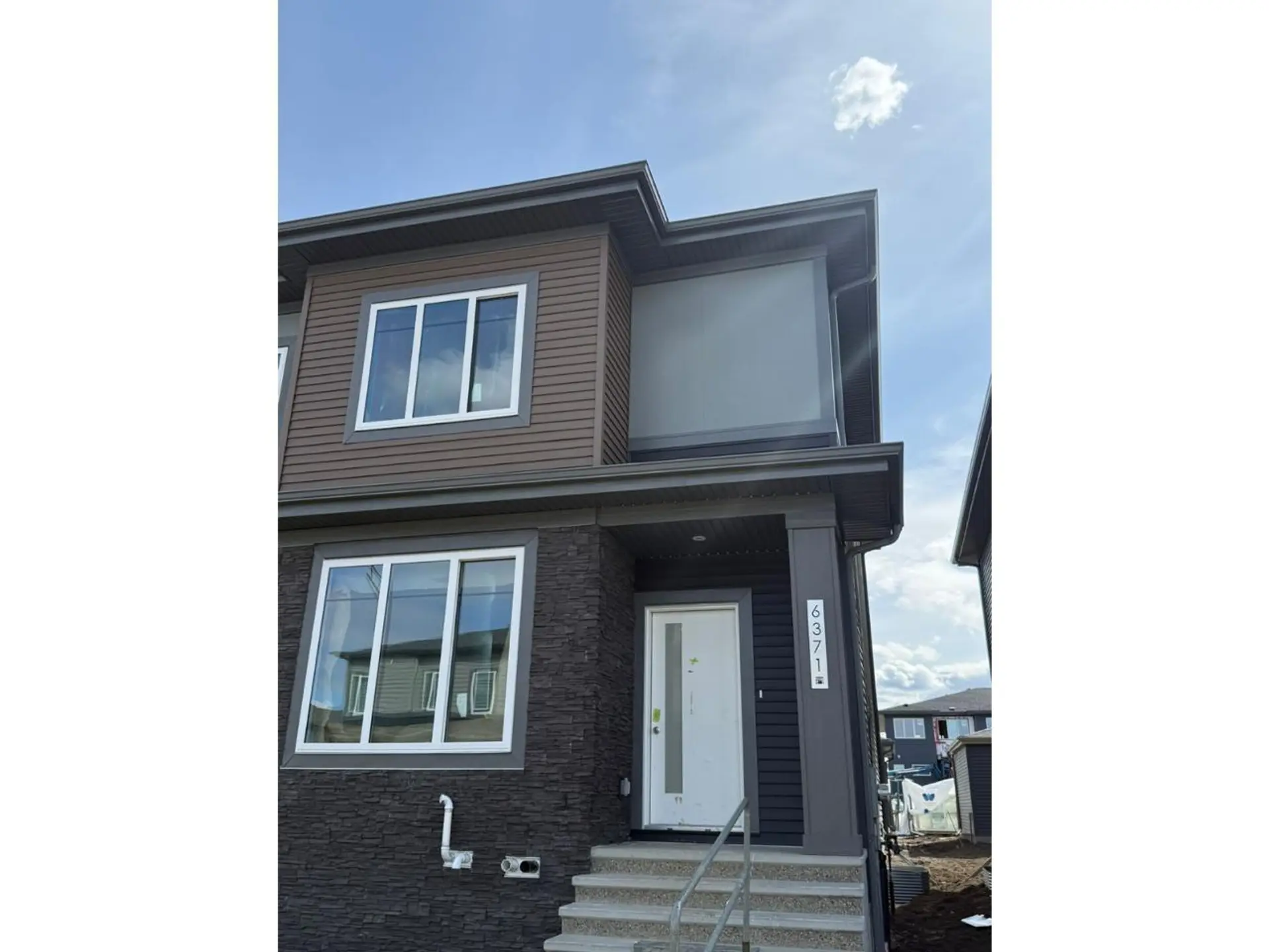 6371 KING WD SW - Image 11