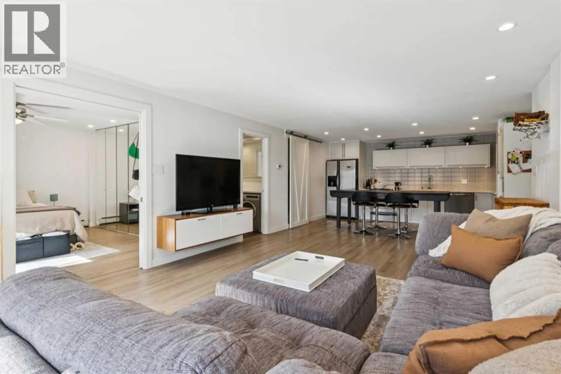 #205 1222 13 AVENUE SW - Image 2