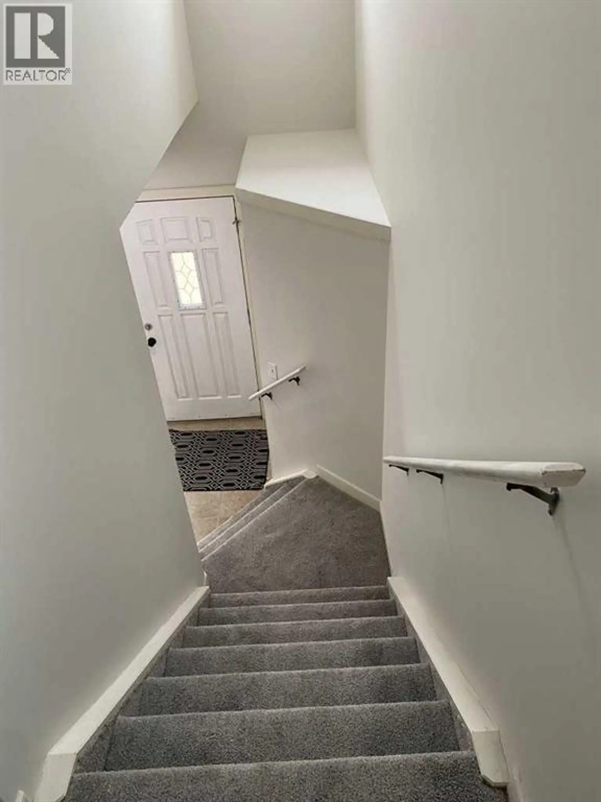 210 SADDLEBROOK WAY NE - Image 10
